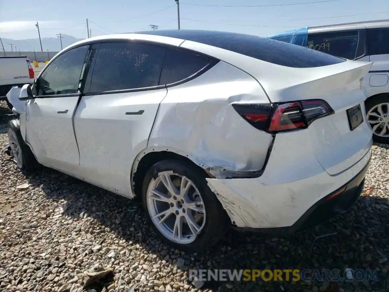 3 Photograph of a damaged car 5YJYGDEEXMF131079 TESLA MODEL Y 2021