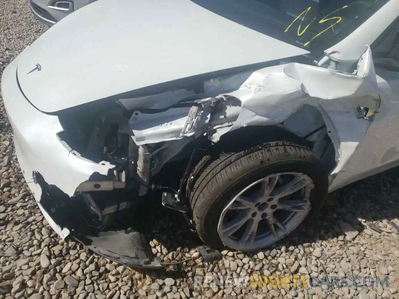 9 Photograph of a damaged car 5YJYGDEEXMF131079 TESLA MODEL Y 2021