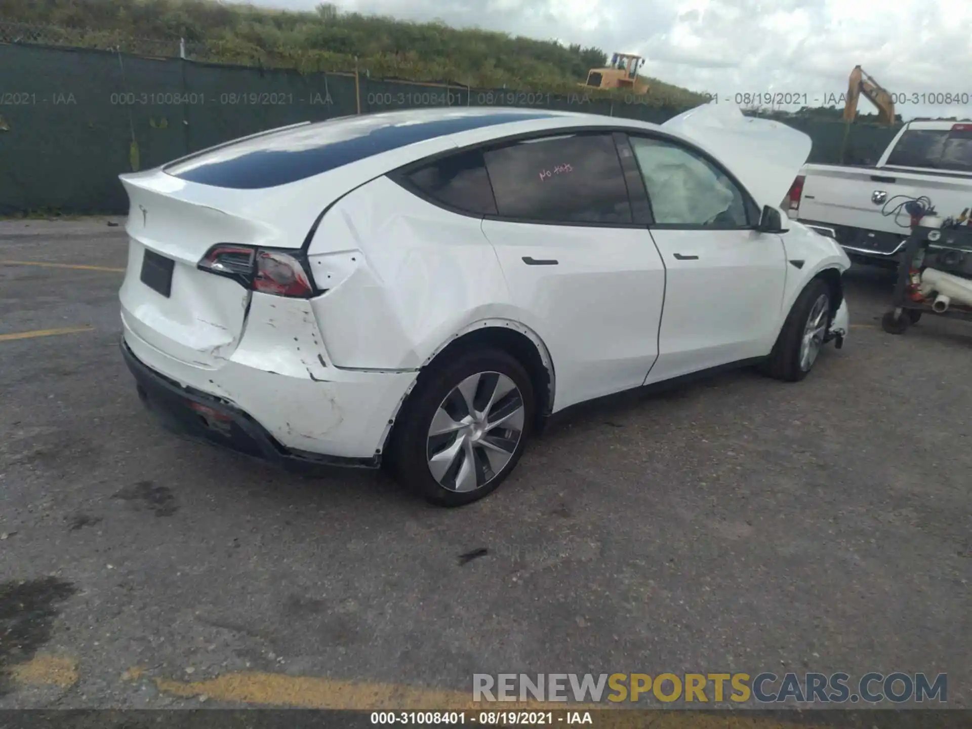 4 Photograph of a damaged car 5YJYGDEEXMF138260 TESLA MODEL Y 2021