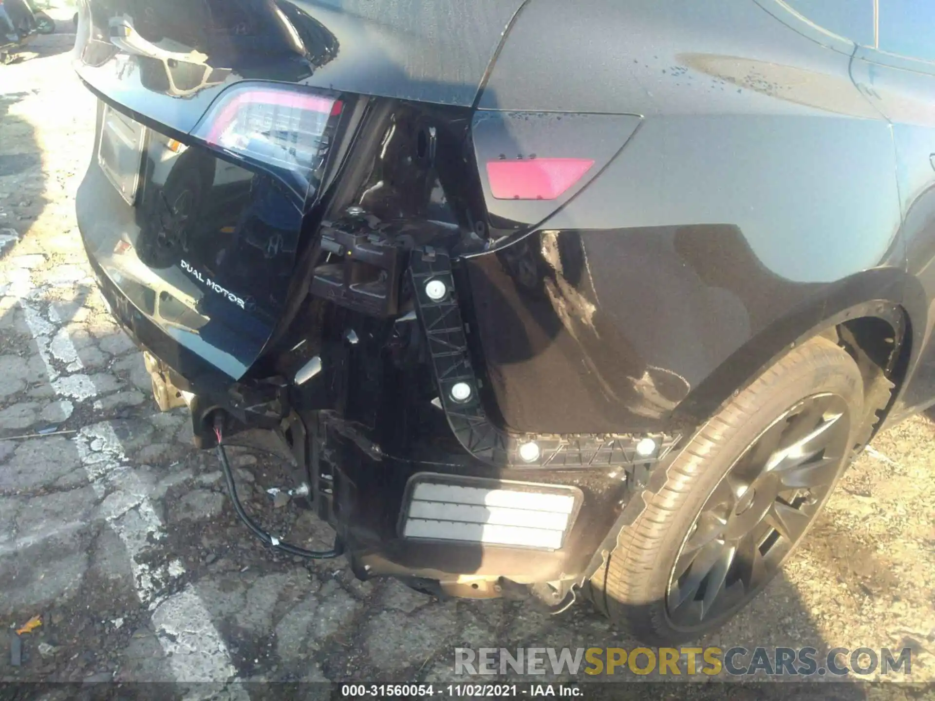 6 Photograph of a damaged car 5YJYGDEEXMF142812 TESLA MODEL Y 2021