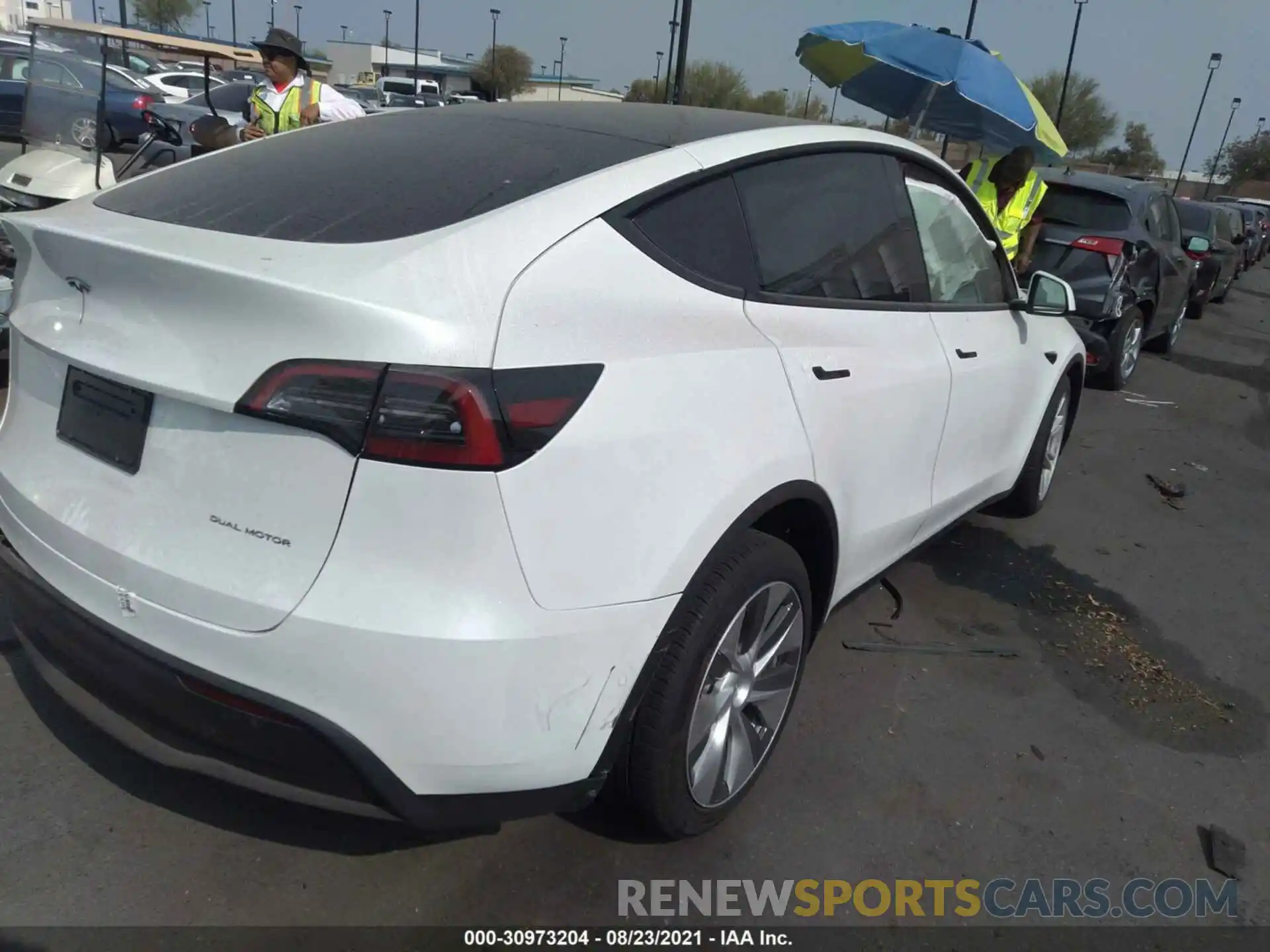 4 Photograph of a damaged car 5YJYGDEEXMF145354 TESLA MODEL Y 2021