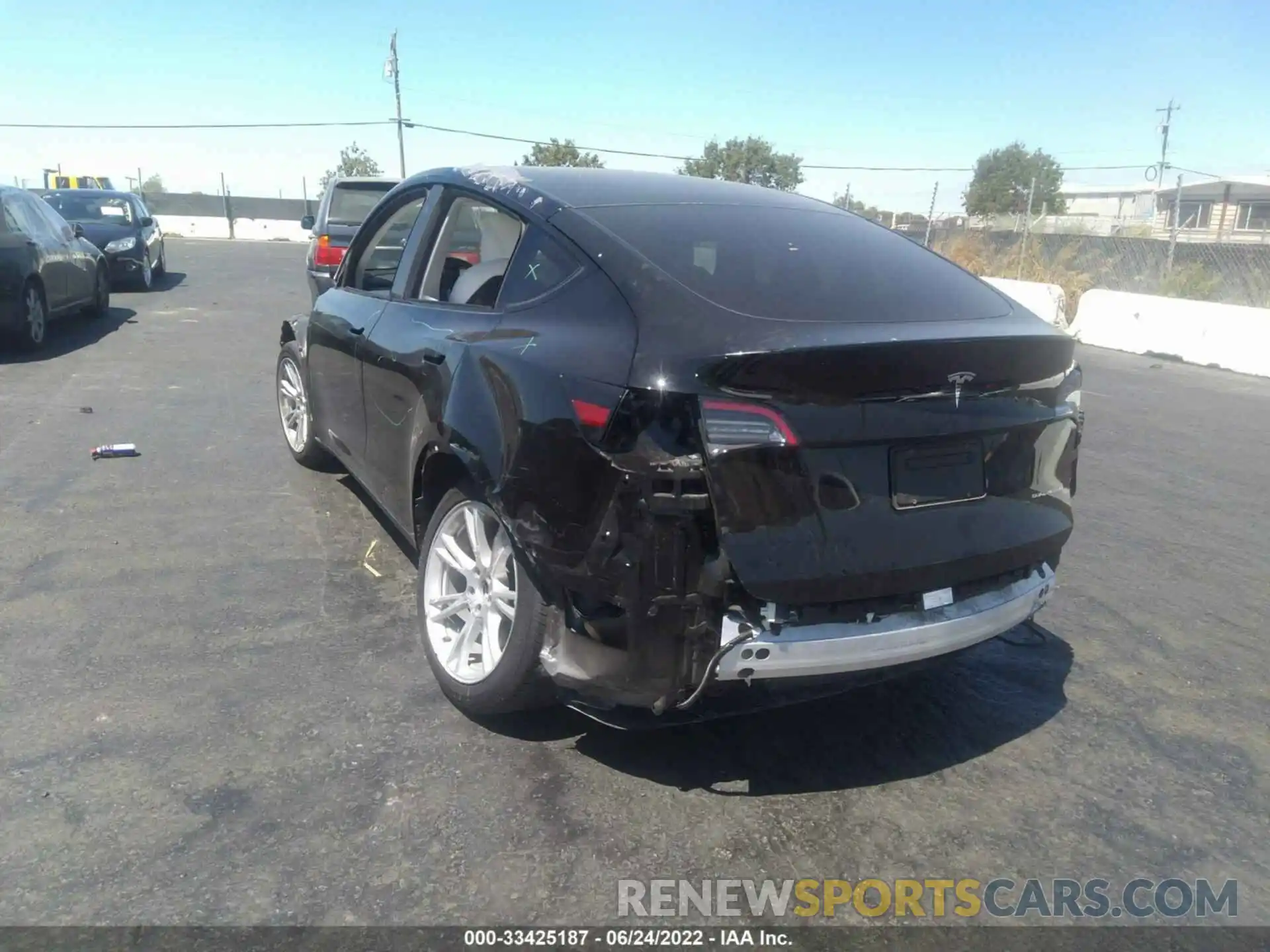 3 Photograph of a damaged car 5YJYGDEEXMF152045 TESLA MODEL Y 2021