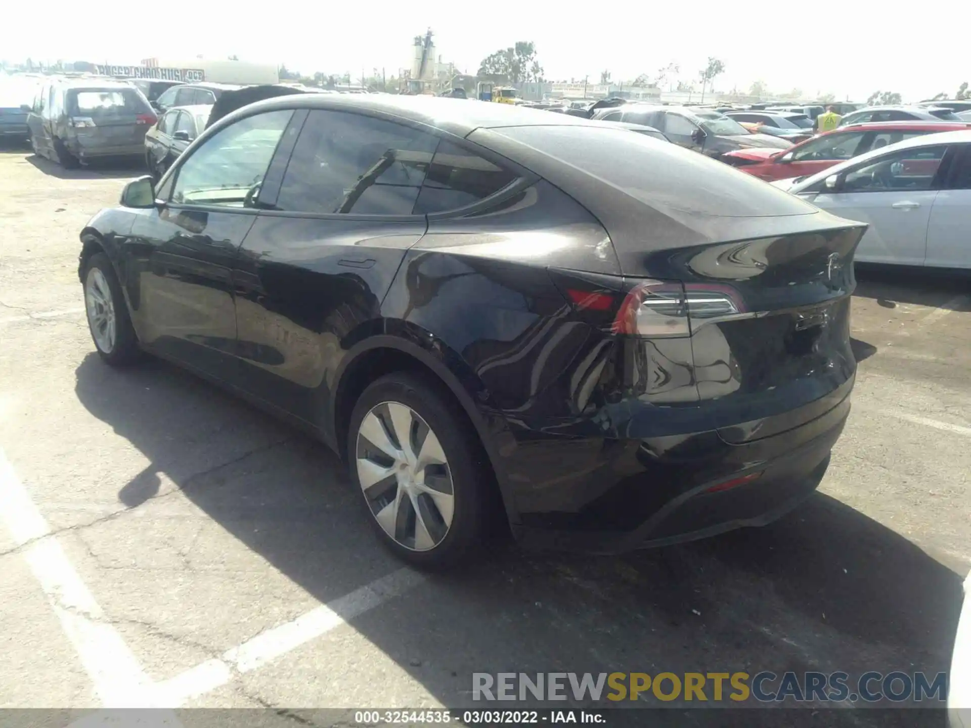 3 Photograph of a damaged car 5YJYGDEEXMF152515 TESLA MODEL Y 2021