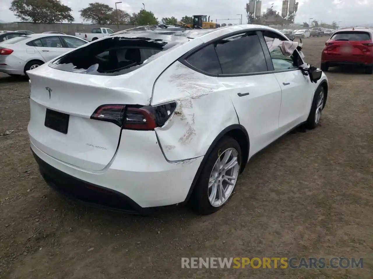 4 Photograph of a damaged car 5YJYGDEEXMF161568 TESLA MODEL Y 2021