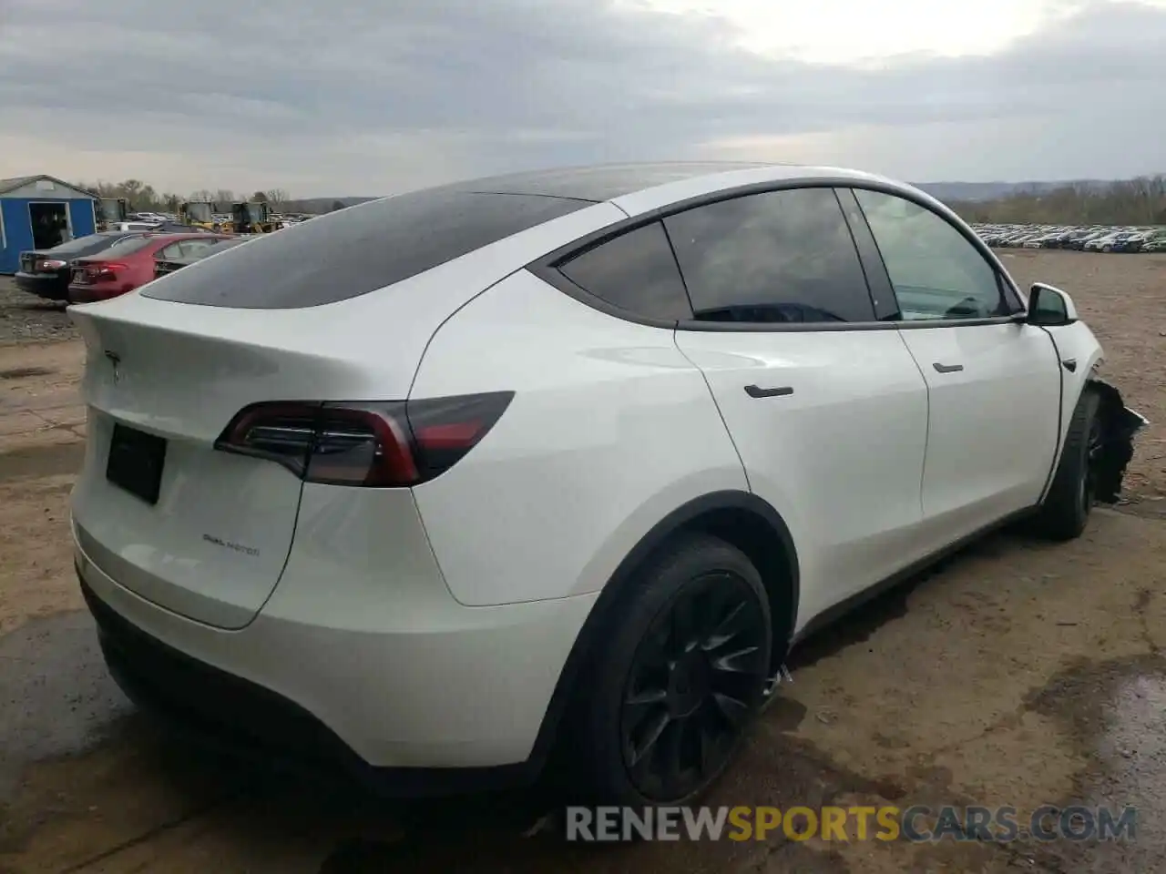 4 Photograph of a damaged car 5YJYGDEEXMF178953 TESLA MODEL Y 2021