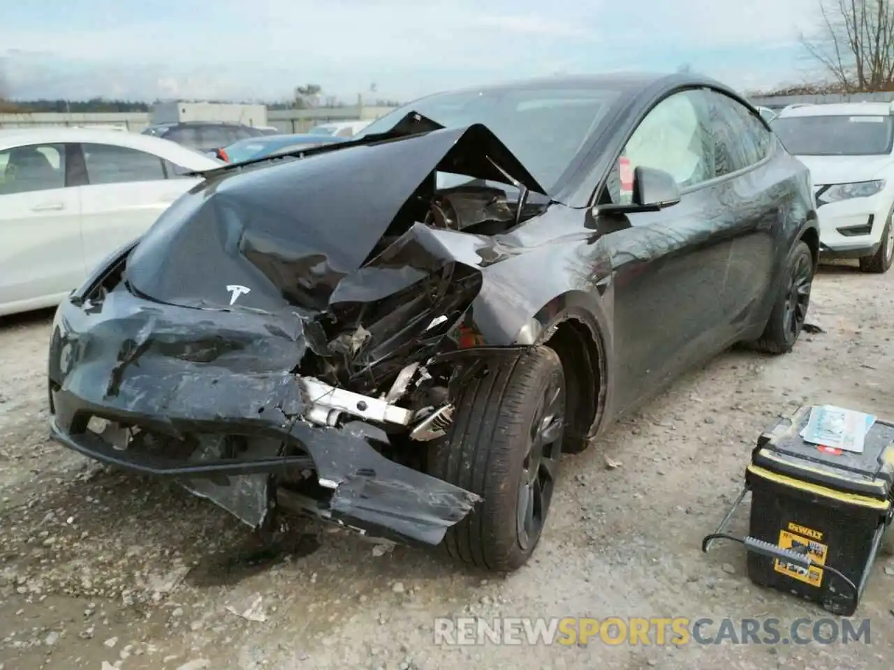 2 Photograph of a damaged car 5YJYGDEEXMF183103 TESLA MODEL Y 2021