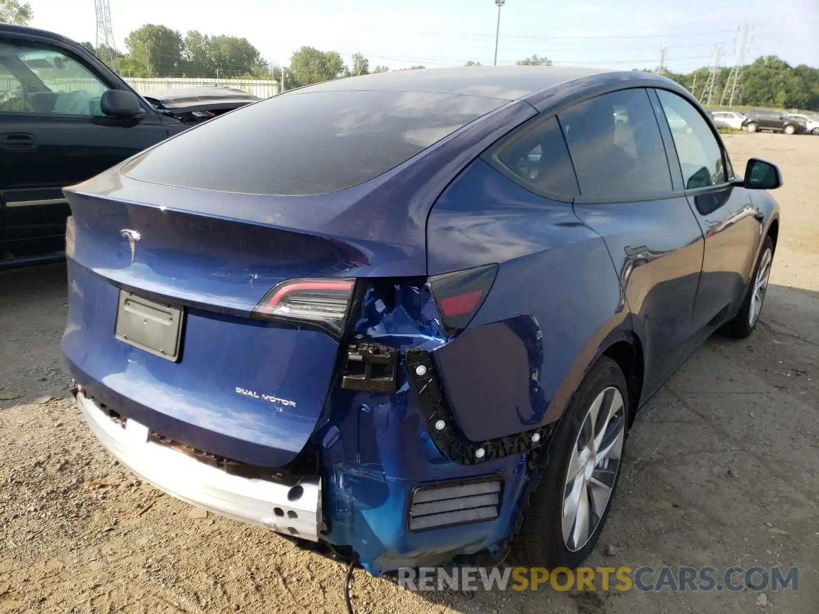 4 Photograph of a damaged car 5YJYGDEEXMF188530 TESLA MODEL Y 2021