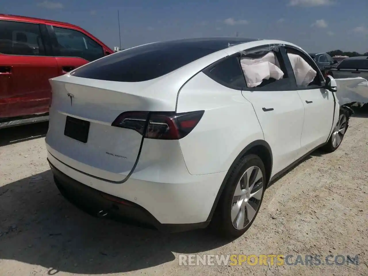 4 Photograph of a damaged car 5YJYGDEEXMF191430 TESLA MODEL Y 2021