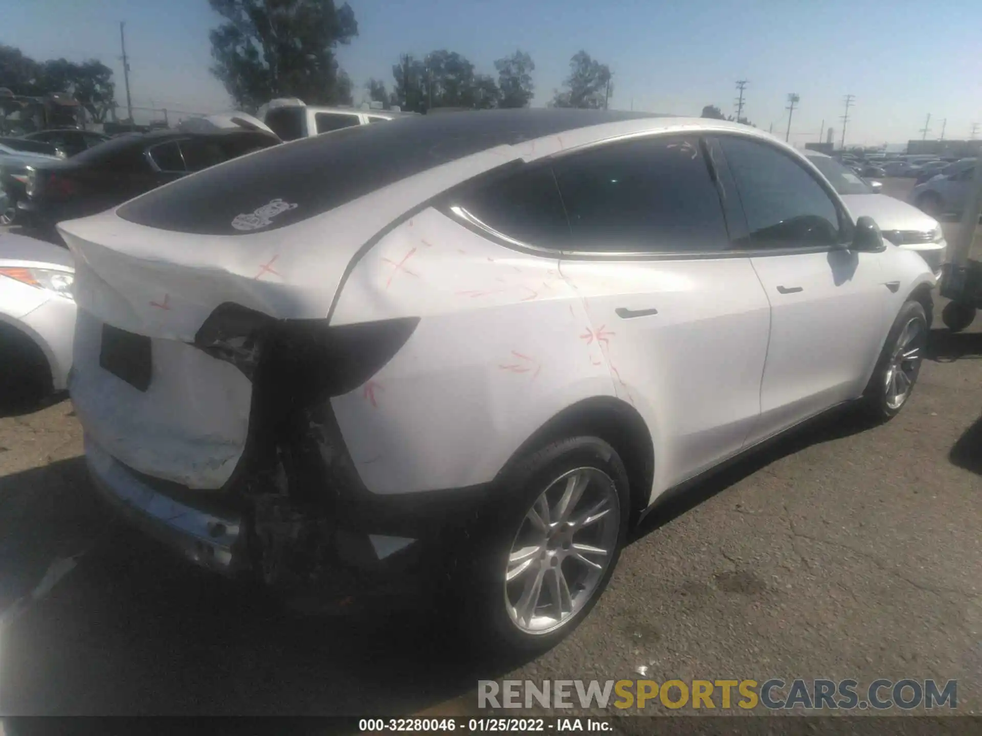 4 Photograph of a damaged car 5YJYGDEEXMF199897 TESLA MODEL Y 2021