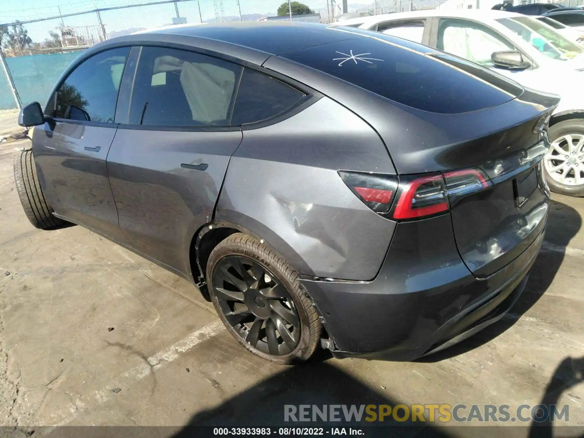 3 Photograph of a damaged car 5YJYGDEEXMF218190 TESLA MODEL Y 2021