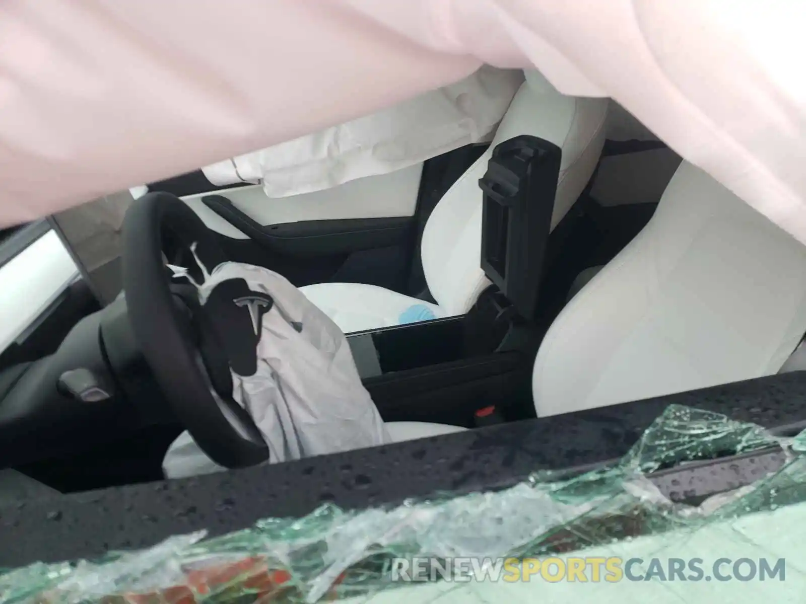 5 Photograph of a damaged car 5YJYGDEEXMF230937 TESLA MODEL Y 2021