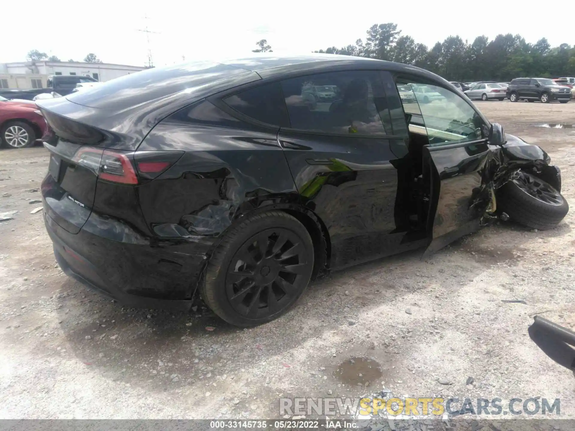 4 Photograph of a damaged car 5YJYGDEEXMF233580 TESLA MODEL Y 2021