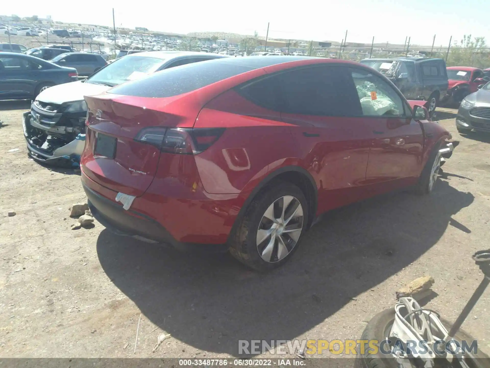 4 Photograph of a damaged car 5YJYGDEEXMF233840 TESLA MODEL Y 2021