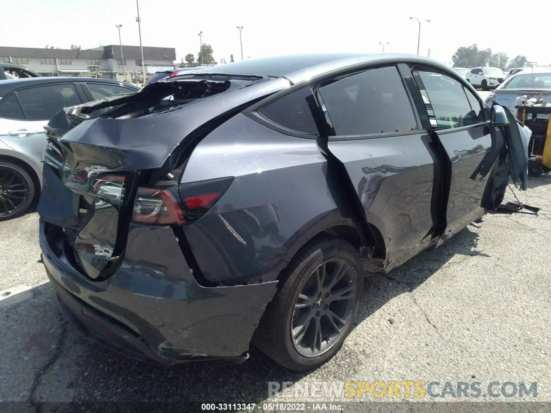 4 Photograph of a damaged car 5YJYGDEEXMF247947 TESLA MODEL Y 2021