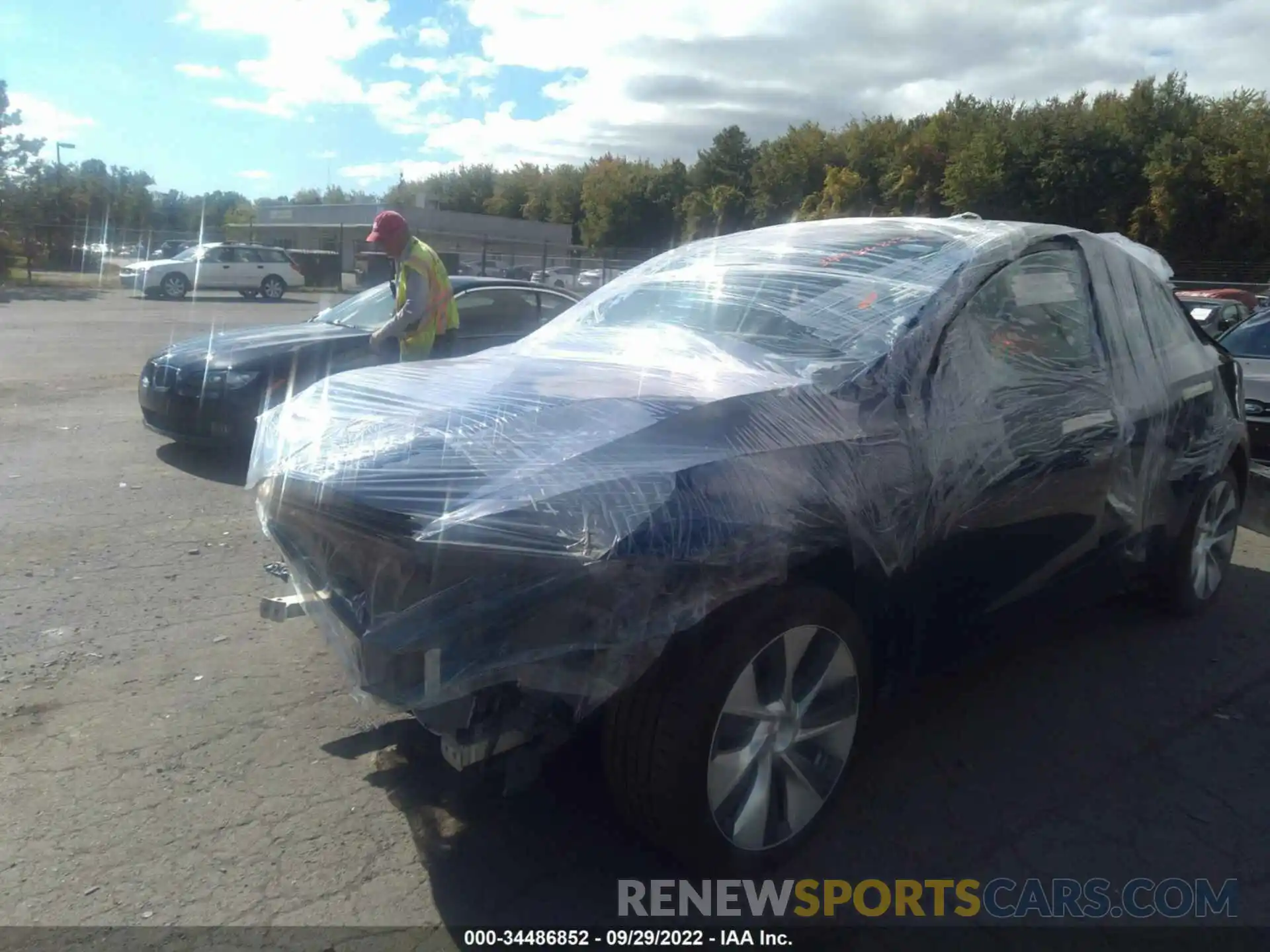 2 Photograph of a damaged car 5YJYGDEEXMF254073 TESLA MODEL Y 2021