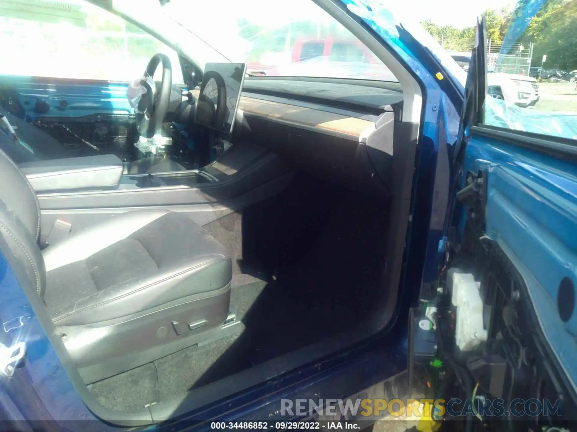 5 Photograph of a damaged car 5YJYGDEEXMF254073 TESLA MODEL Y 2021