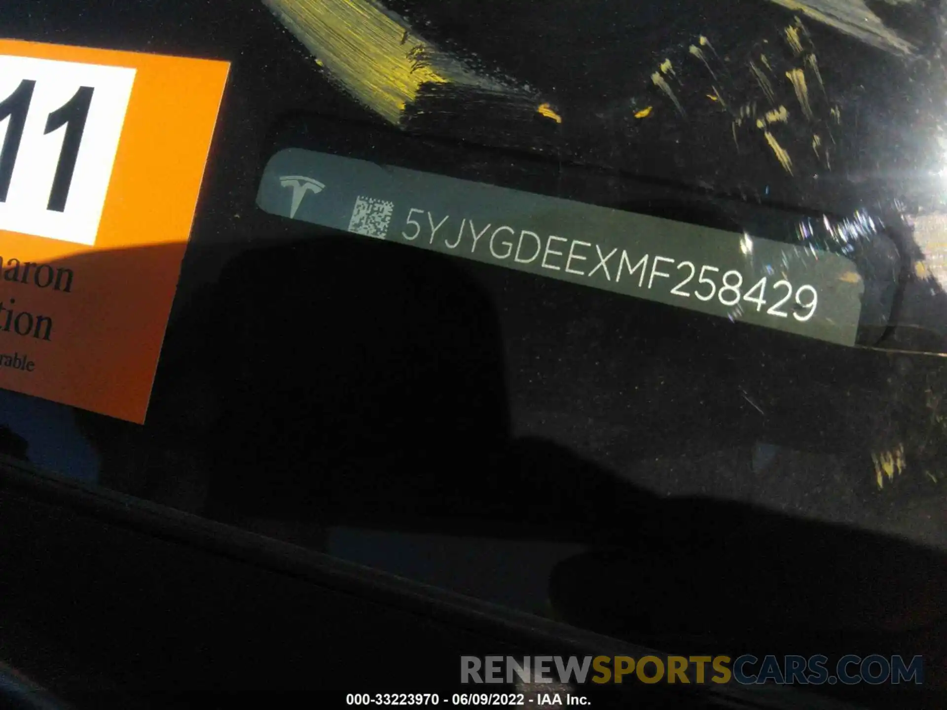 9 Photograph of a damaged car 5YJYGDEEXMF258429 TESLA MODEL Y 2021