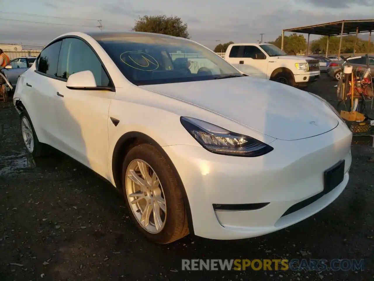 1 Photograph of a damaged car 5YJYGDEEXMF271522 TESLA MODEL Y 2021