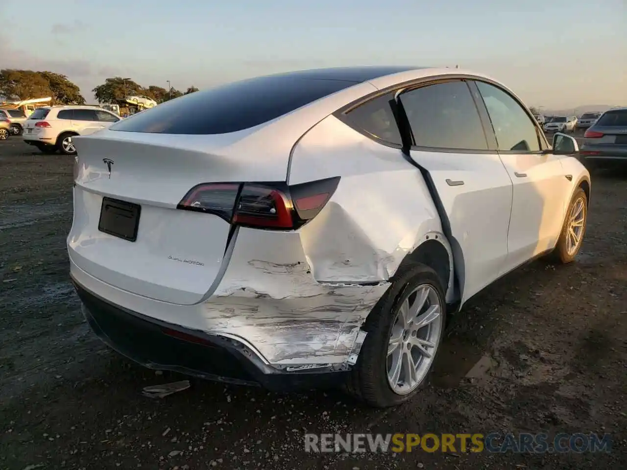 9 Photograph of a damaged car 5YJYGDEEXMF271522 TESLA MODEL Y 2021