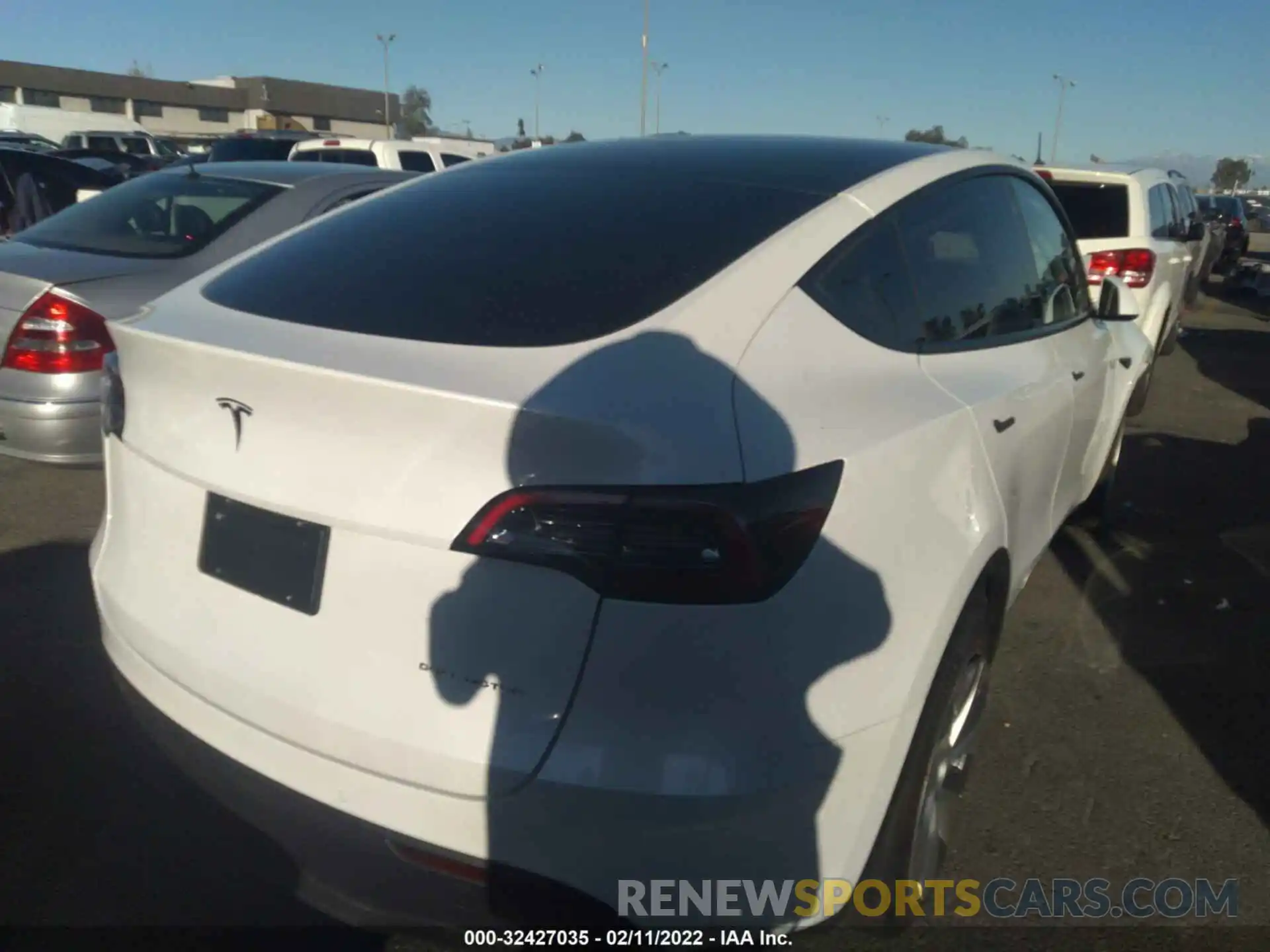 4 Photograph of a damaged car 5YJYGDEEXMF271696 TESLA MODEL Y 2021