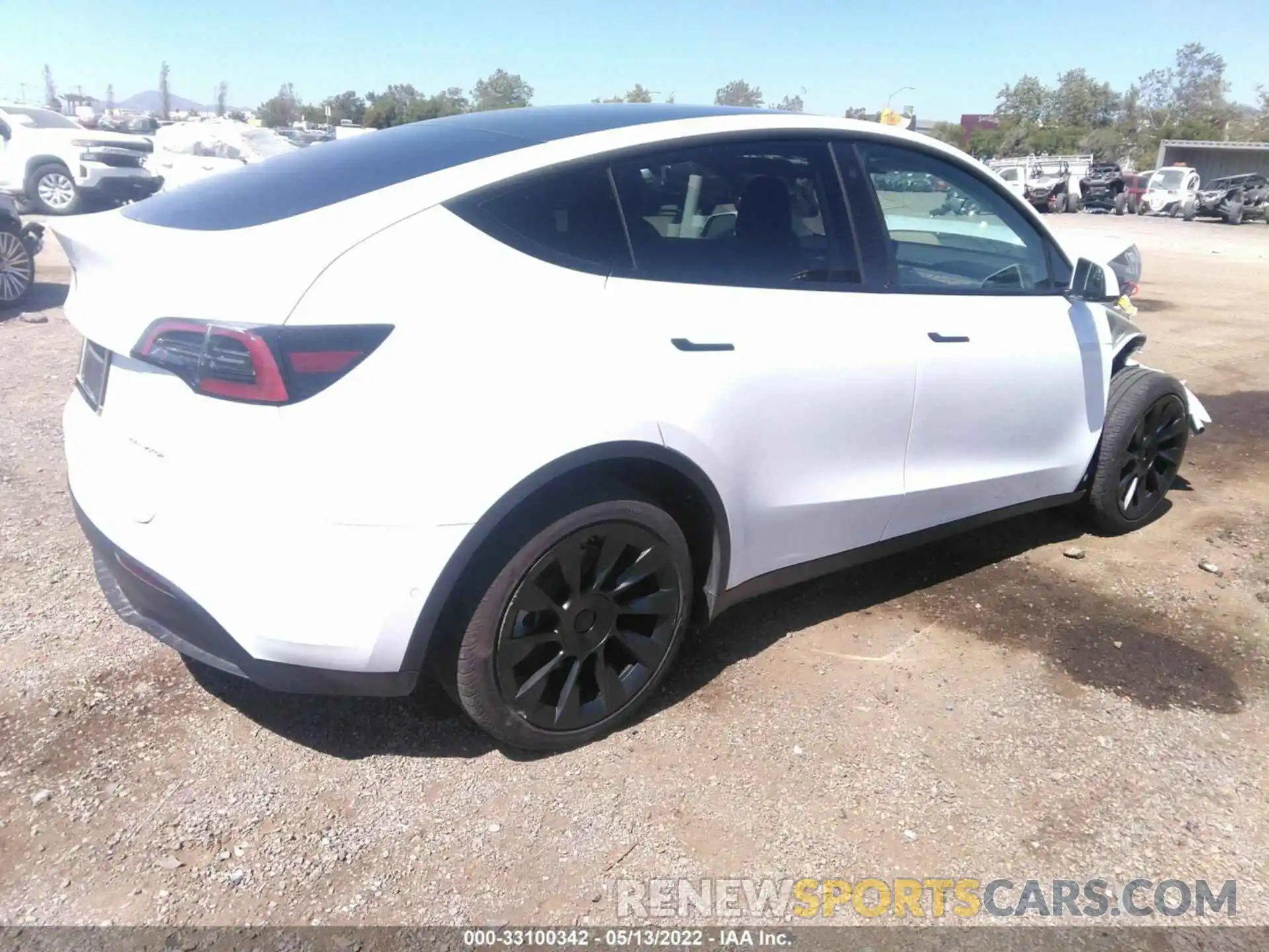 4 Photograph of a damaged car 5YJYGDEEXMF279247 TESLA MODEL Y 2021