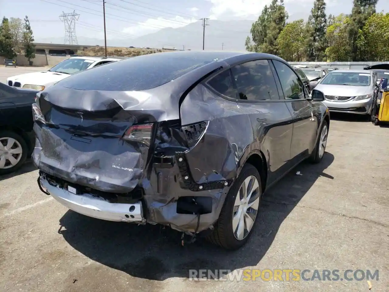 4 Photograph of a damaged car 5YJYGDEEXMF297151 TESLA MODEL Y 2021