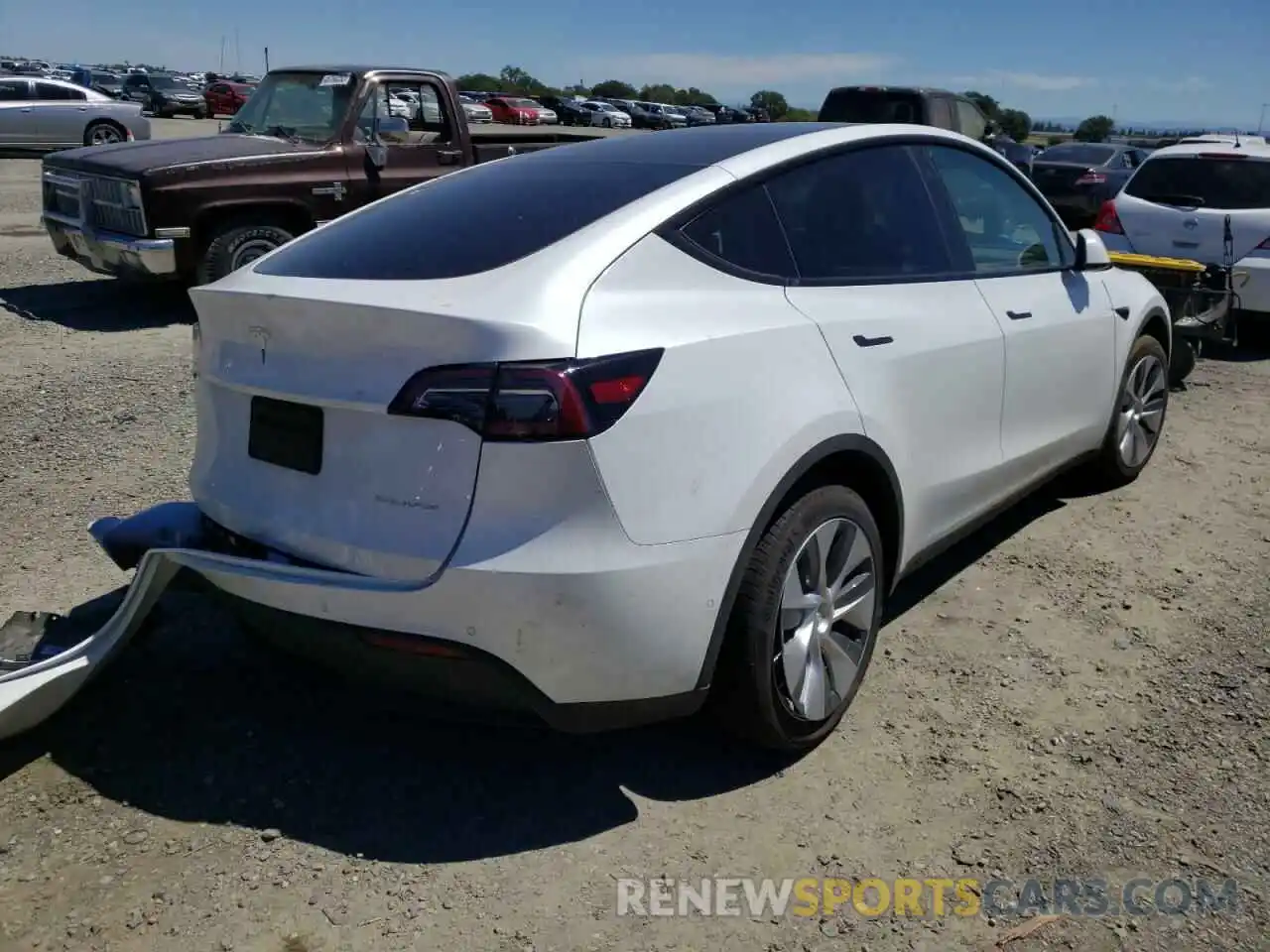 4 Photograph of a damaged car 5YJYGDEEXMF304969 TESLA MODEL Y 2021