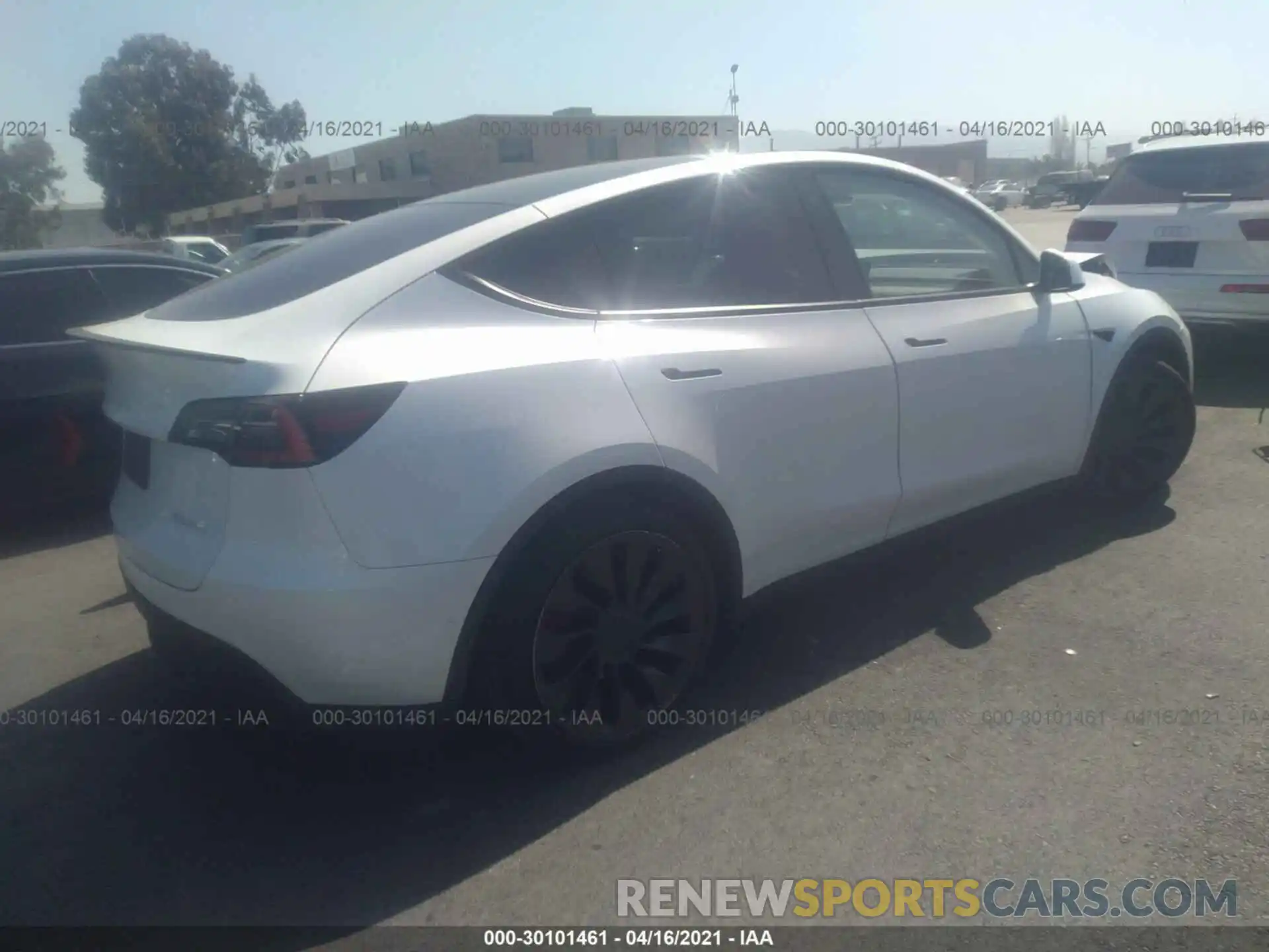 4 Photograph of a damaged car 5YJYGDEF0MF098554 TESLA MODEL Y 2021