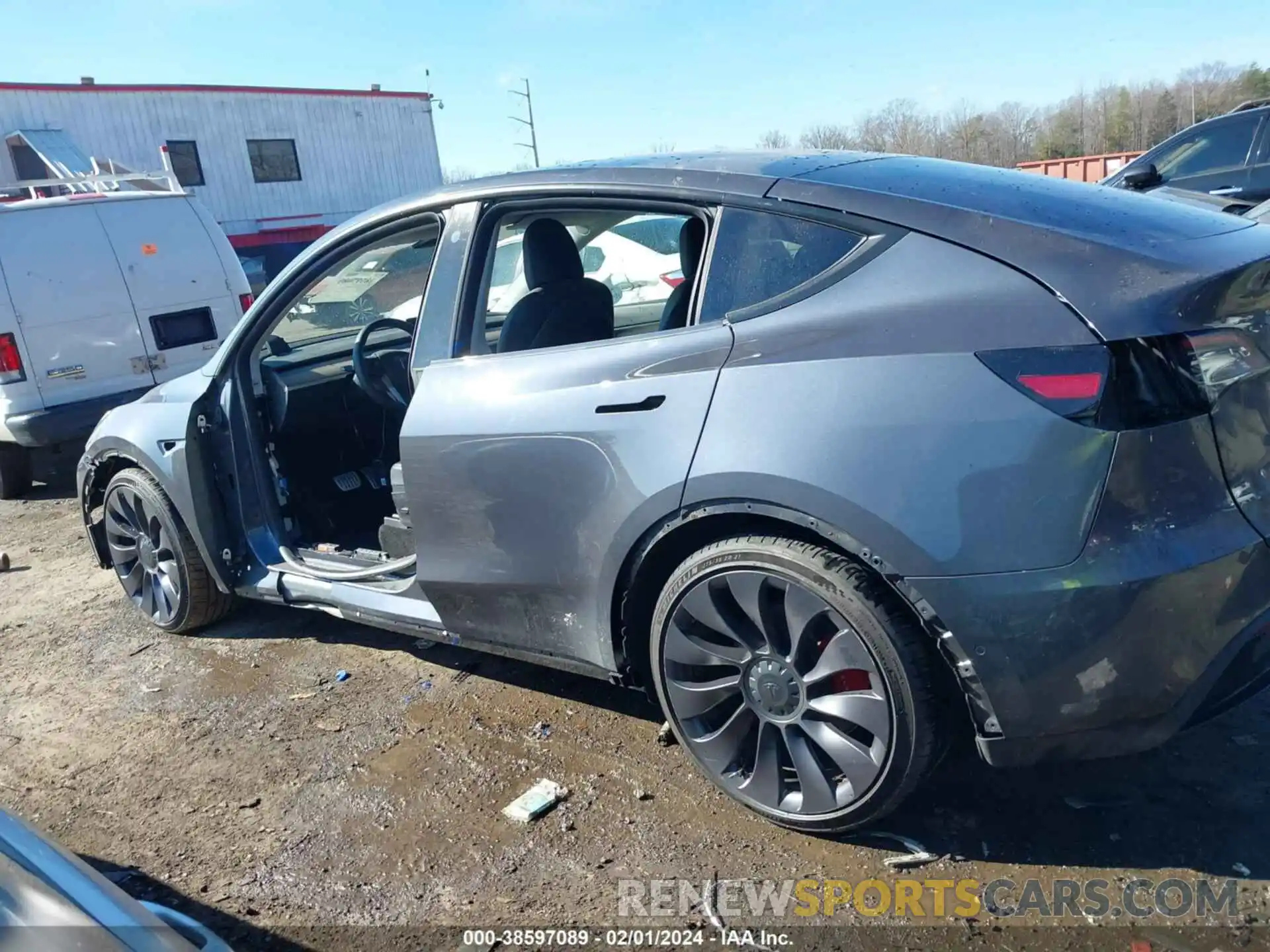 15 Photograph of a damaged car 5YJYGDEF1MF075588 TESLA MODEL Y 2021