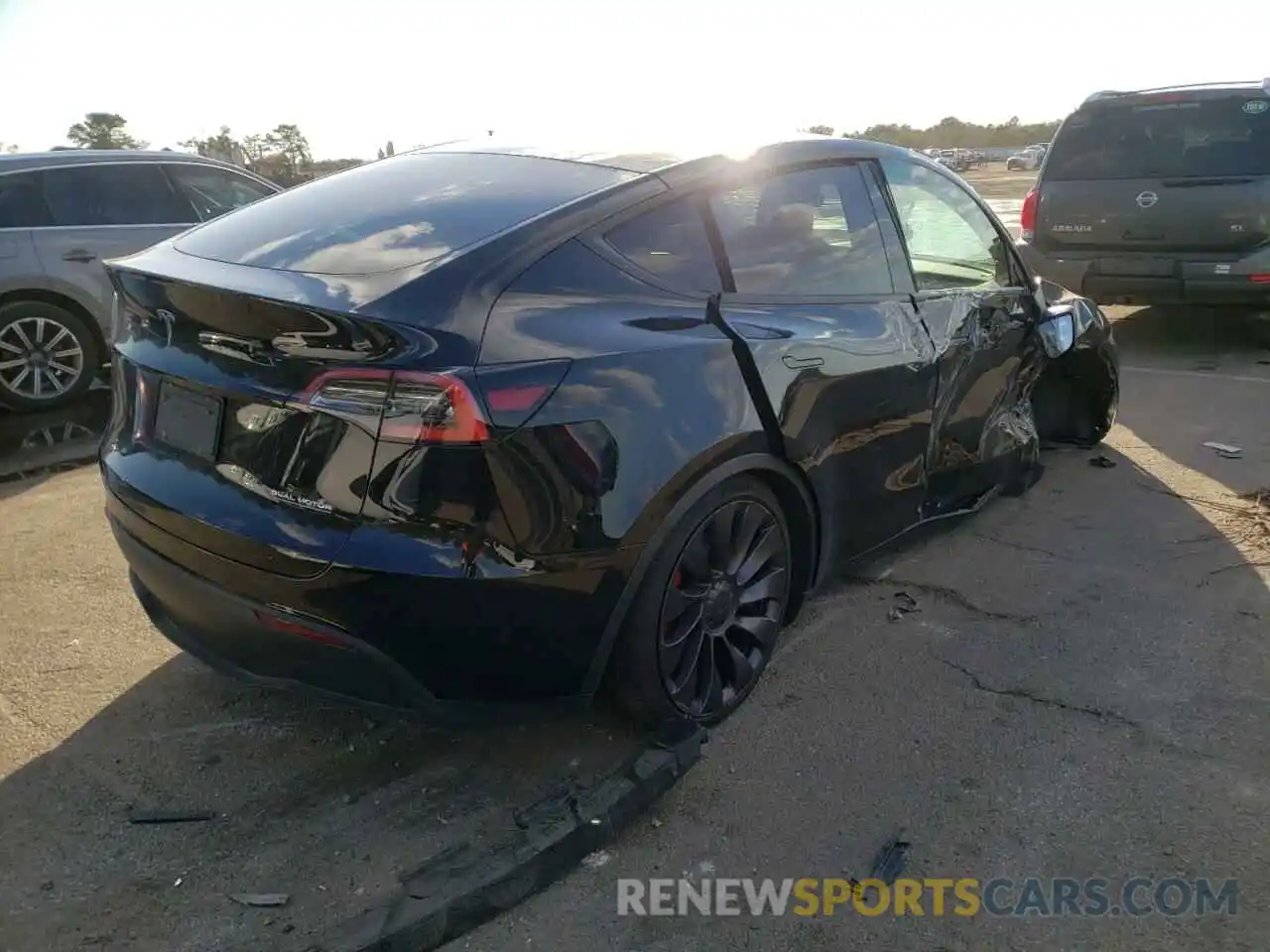 4 Photograph of a damaged car 5YJYGDEF1MF083982 TESLA MODEL Y 2021