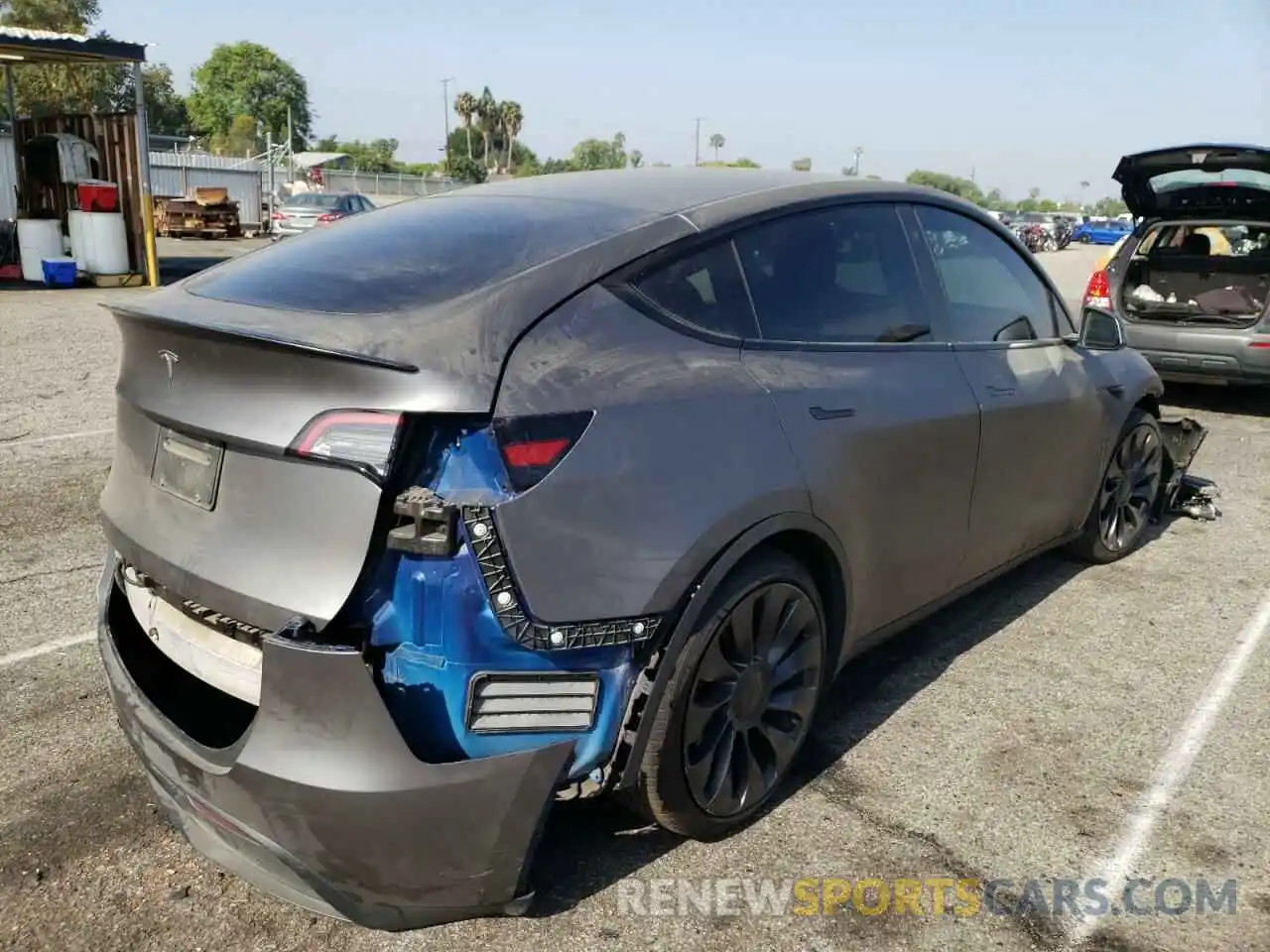 4 Photograph of a damaged car 5YJYGDEF1MF098031 TESLA MODEL Y 2021