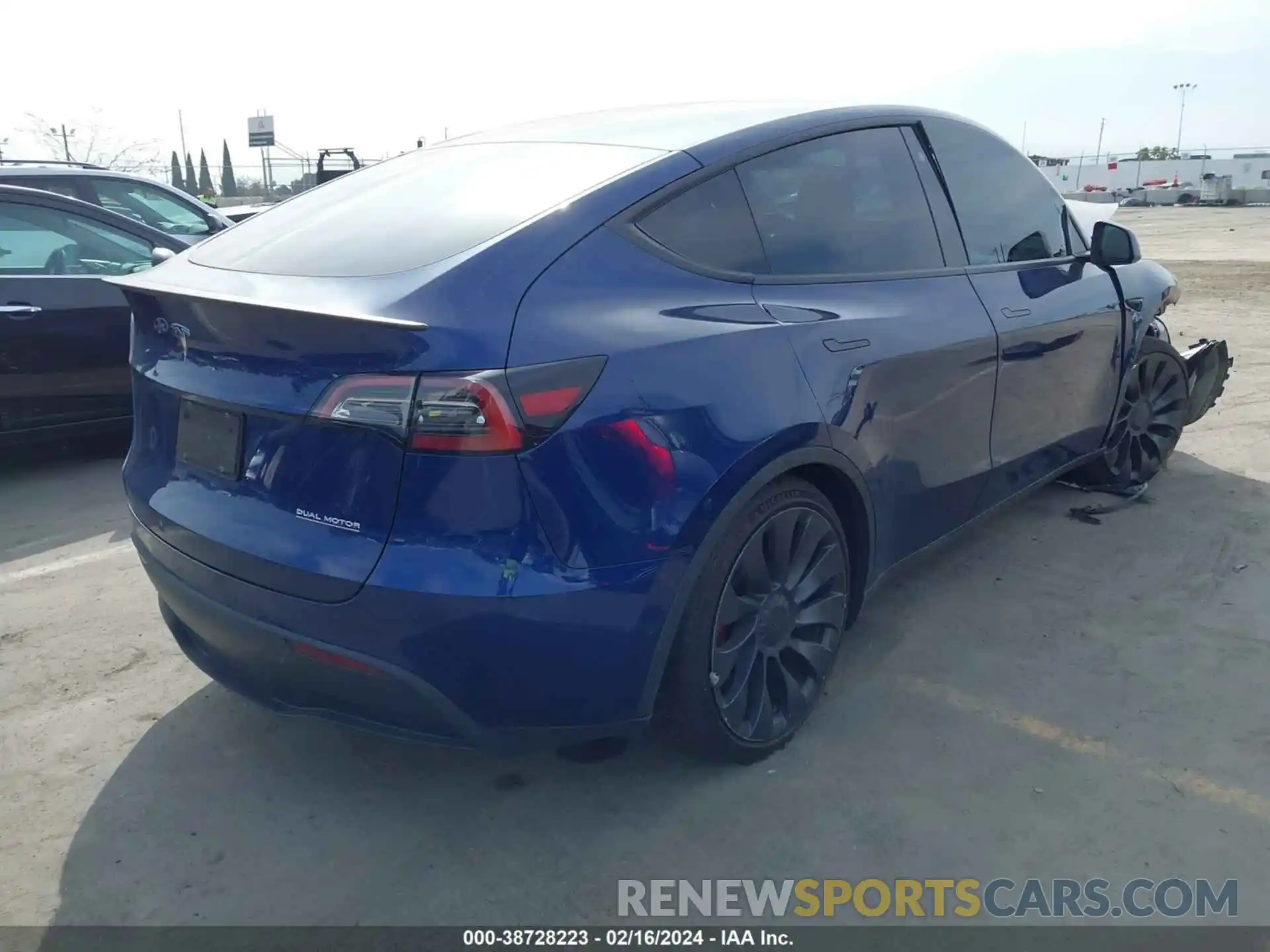 4 Photograph of a damaged car 5YJYGDEF1MF194709 TESLA MODEL Y 2021