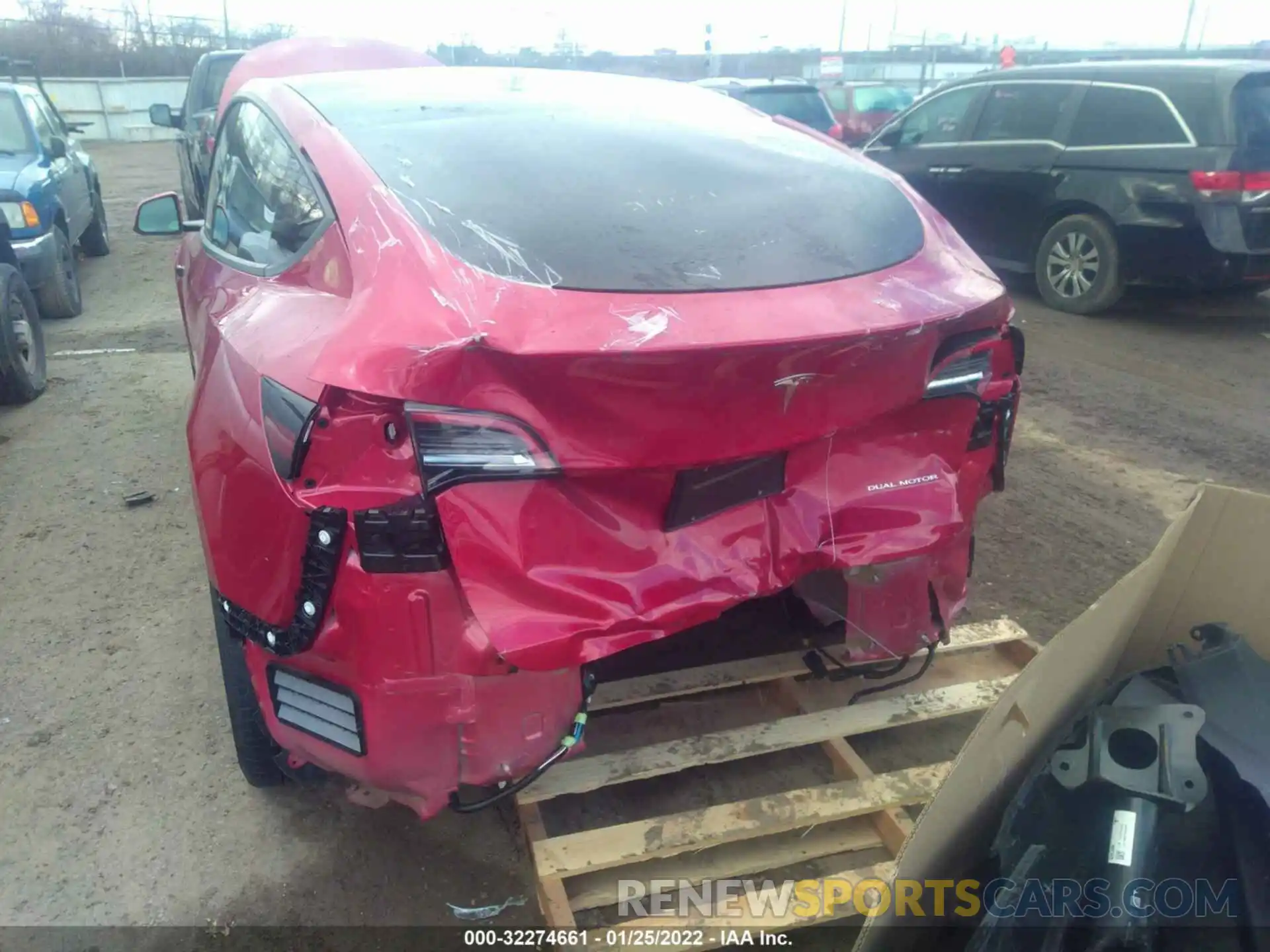 6 Photograph of a damaged car 5YJYGDEF1MF197528 TESLA MODEL Y 2021