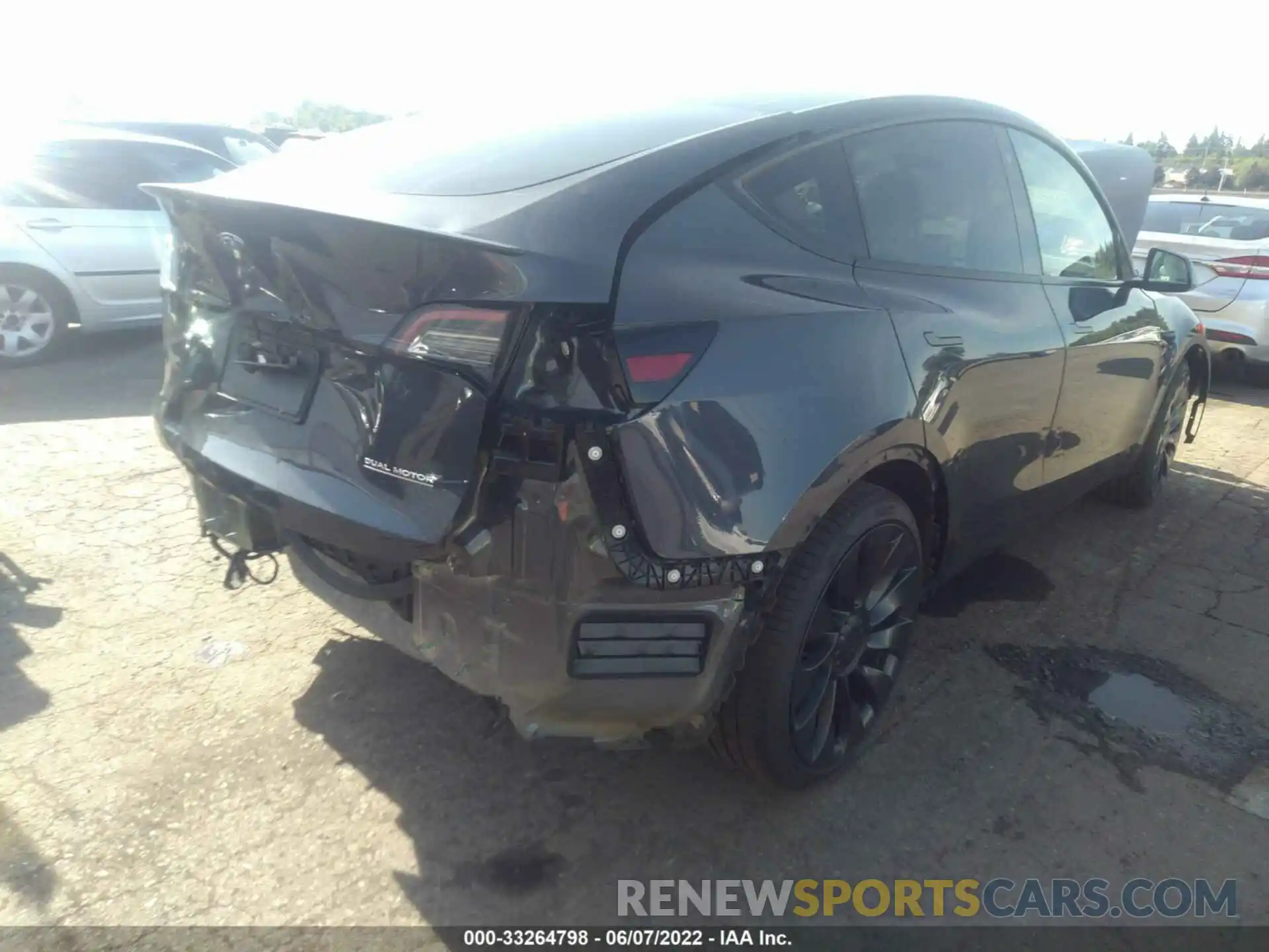 4 Photograph of a damaged car 5YJYGDEF1MF268615 TESLA MODEL Y 2021