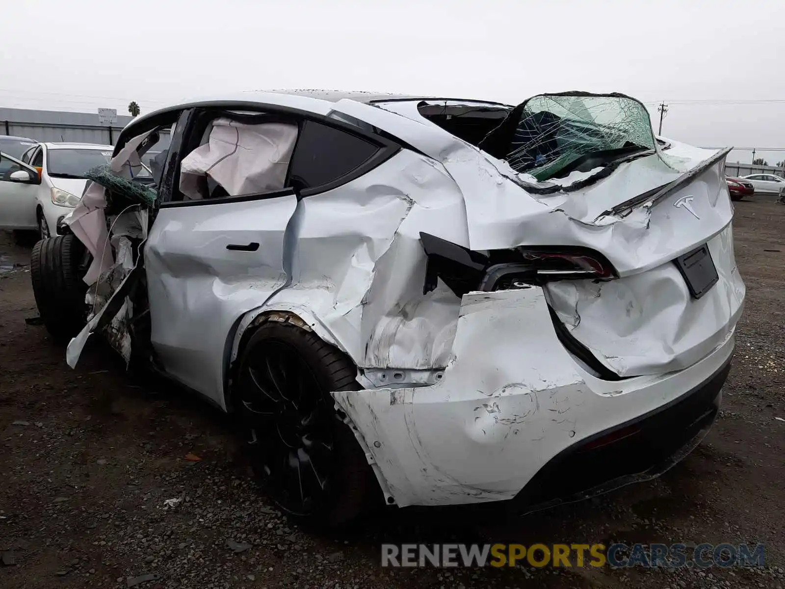 3 Photograph of a damaged car 5YJYGDEF1MF268890 TESLA MODEL Y 2021