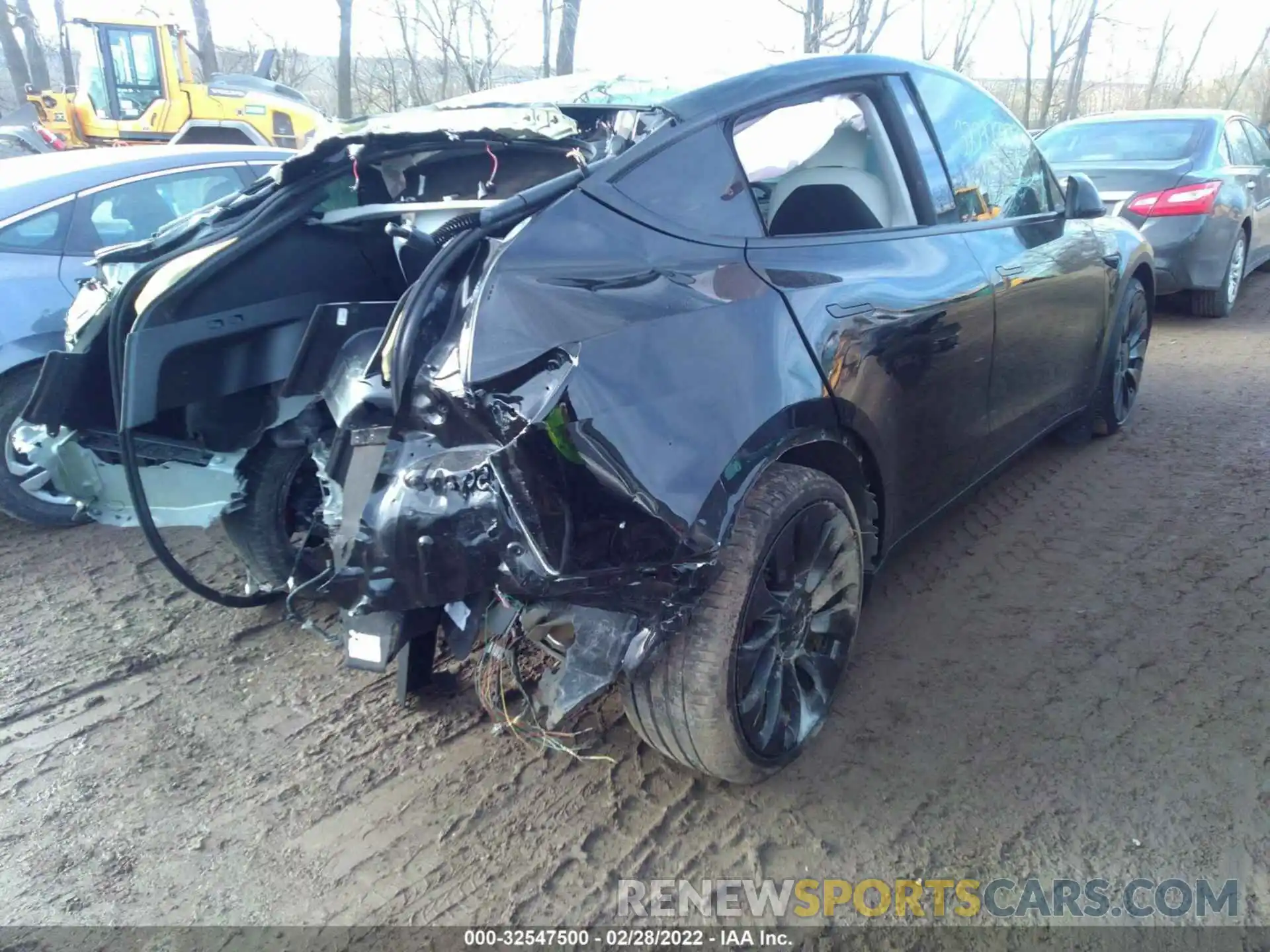 4 Photograph of a damaged car 5YJYGDEF1MF271708 TESLA MODEL Y 2021