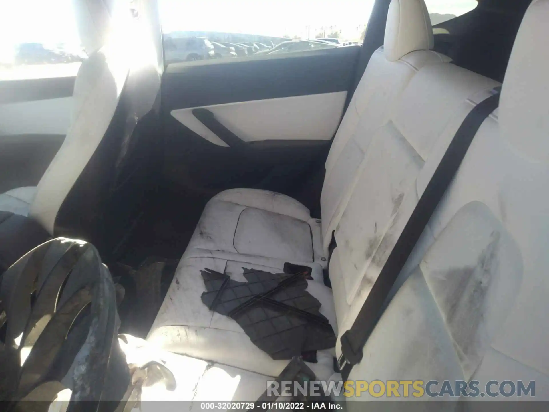 8 Photograph of a damaged car 5YJYGDEF1MF303959 TESLA MODEL Y 2021