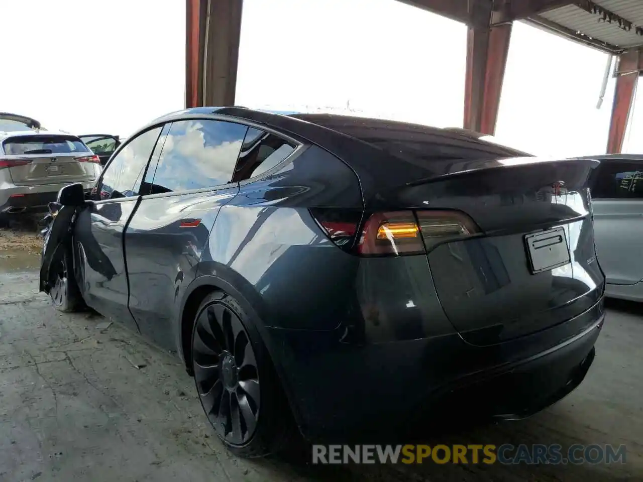 3 Photograph of a damaged car 5YJYGDEF2MF194637 TESLA MODEL Y 2021