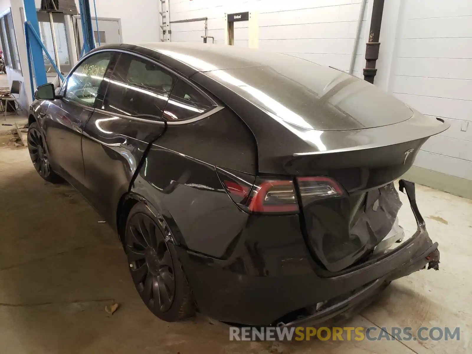 3 Photograph of a damaged car 5YJYGDEF2MF263407 TESLA MODEL Y 2021