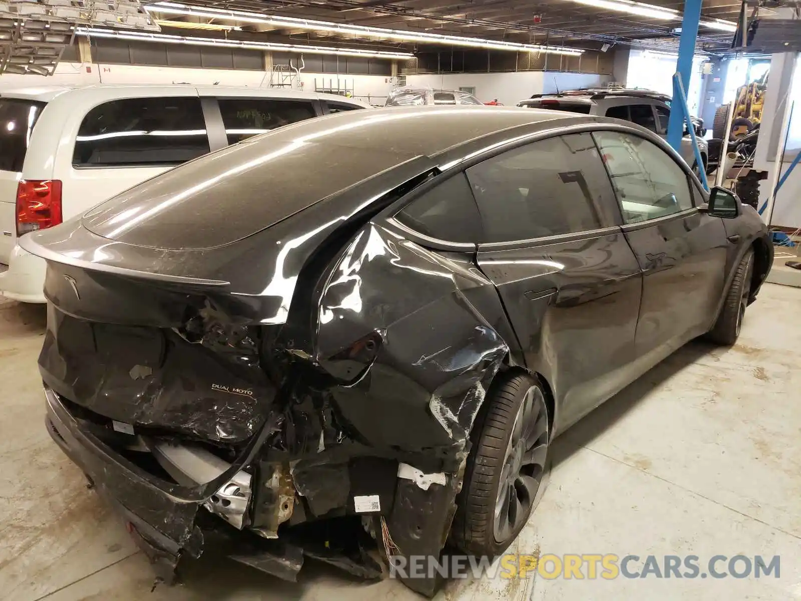 4 Photograph of a damaged car 5YJYGDEF2MF263407 TESLA MODEL Y 2021