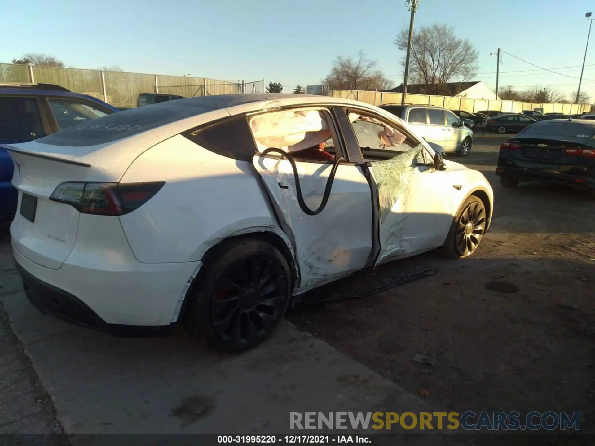 4 Photograph of a damaged car 5YJYGDEF2MF267344 TESLA MODEL Y 2021