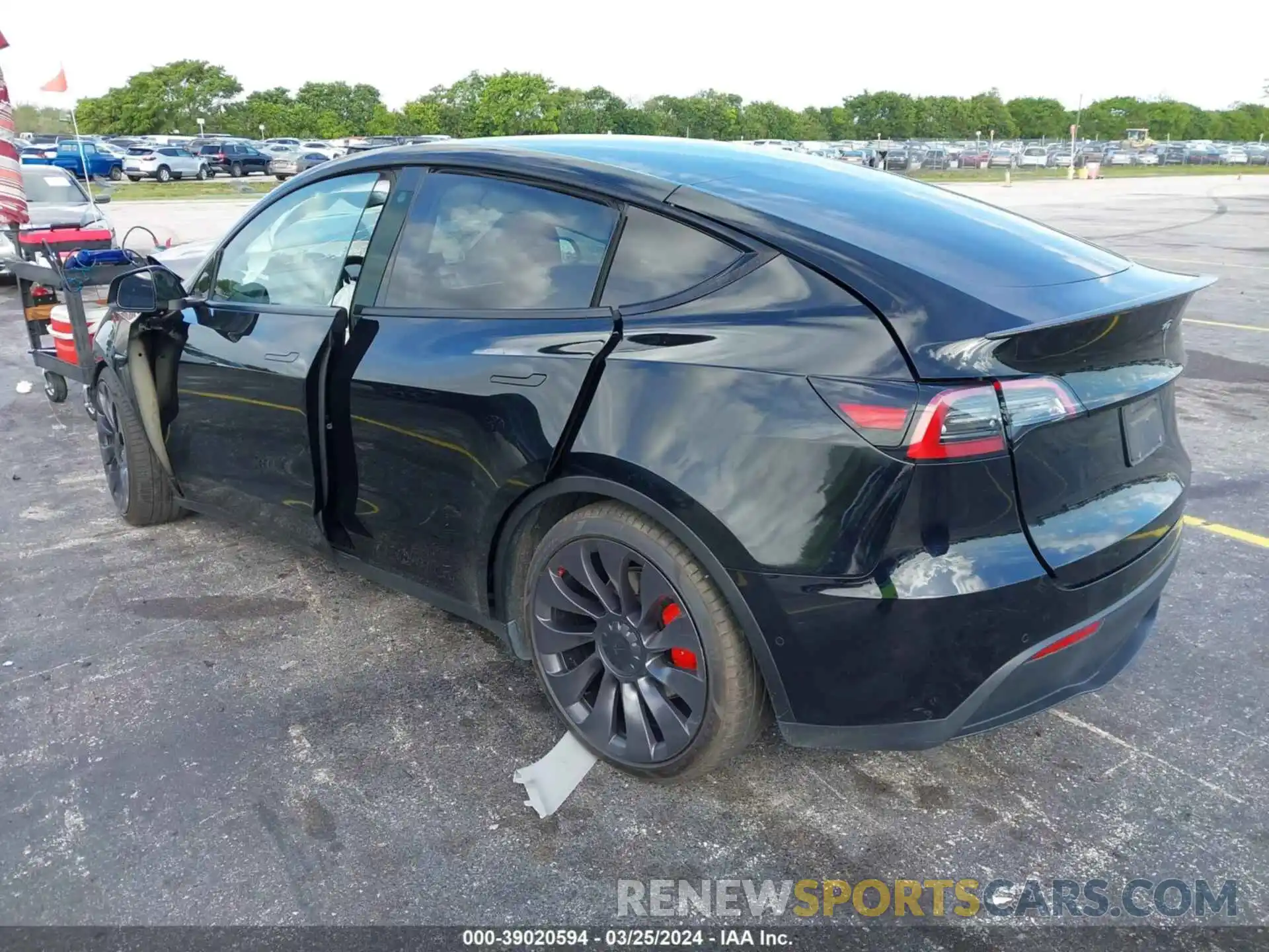 3 Photograph of a damaged car 5YJYGDEF2MF268882 TESLA MODEL Y 2021