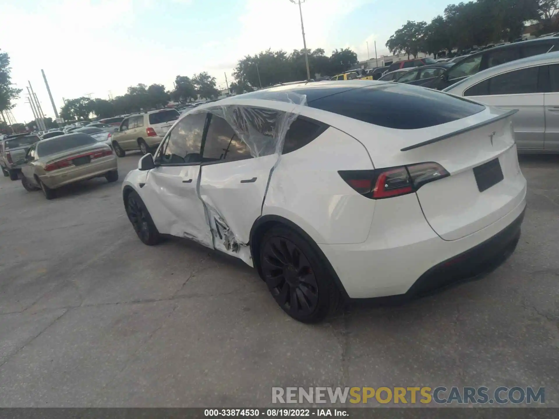 3 Photograph of a damaged car 5YJYGDEF3MF072286 TESLA MODEL Y 2021