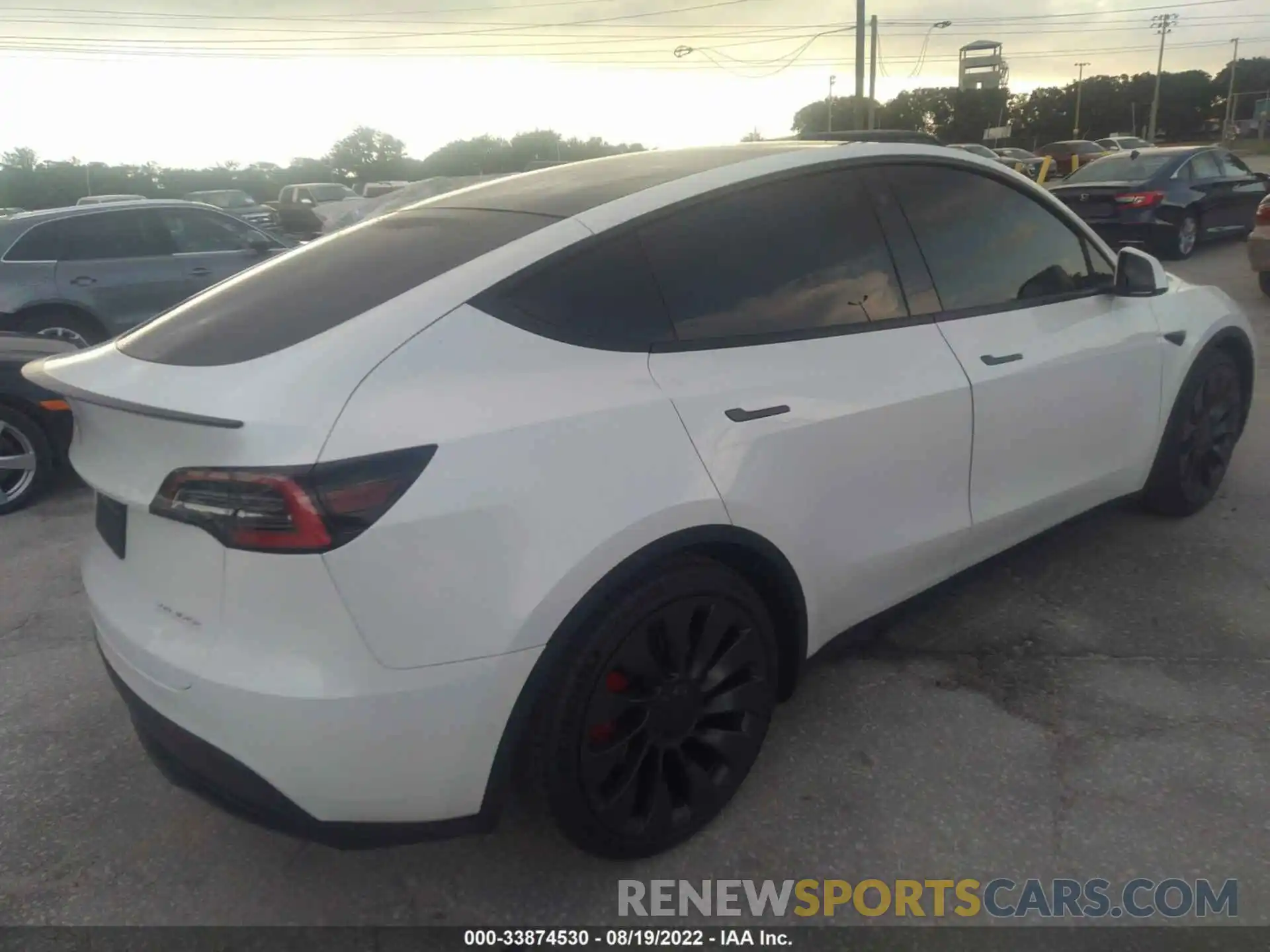 4 Photograph of a damaged car 5YJYGDEF3MF072286 TESLA MODEL Y 2021