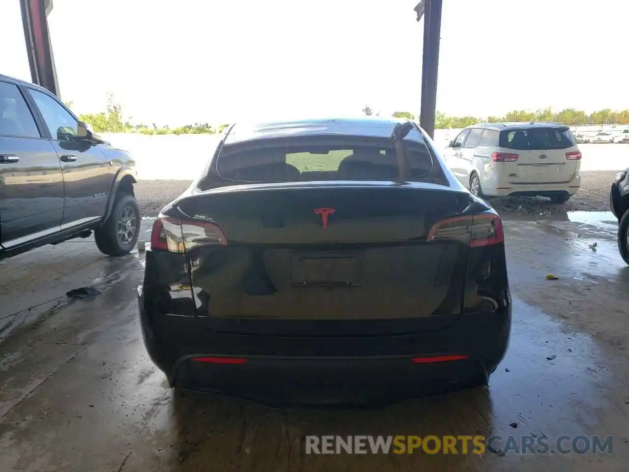 10 Photograph of a damaged car 5YJYGDEF3MF133555 TESLA MODEL Y 2021