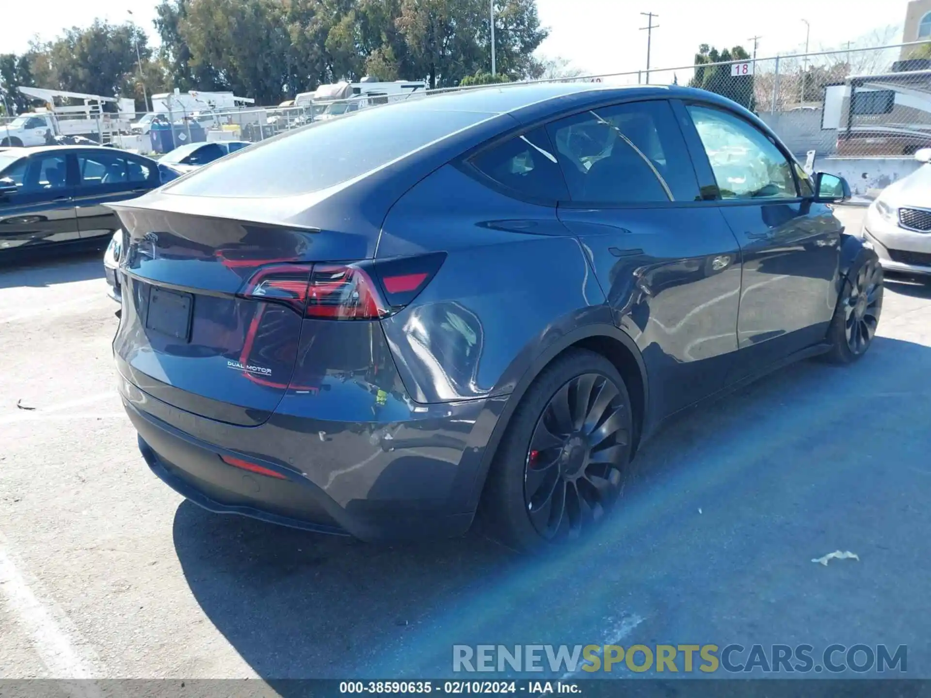 4 Photograph of a damaged car 5YJYGDEF3MF134768 TESLA MODEL Y 2021