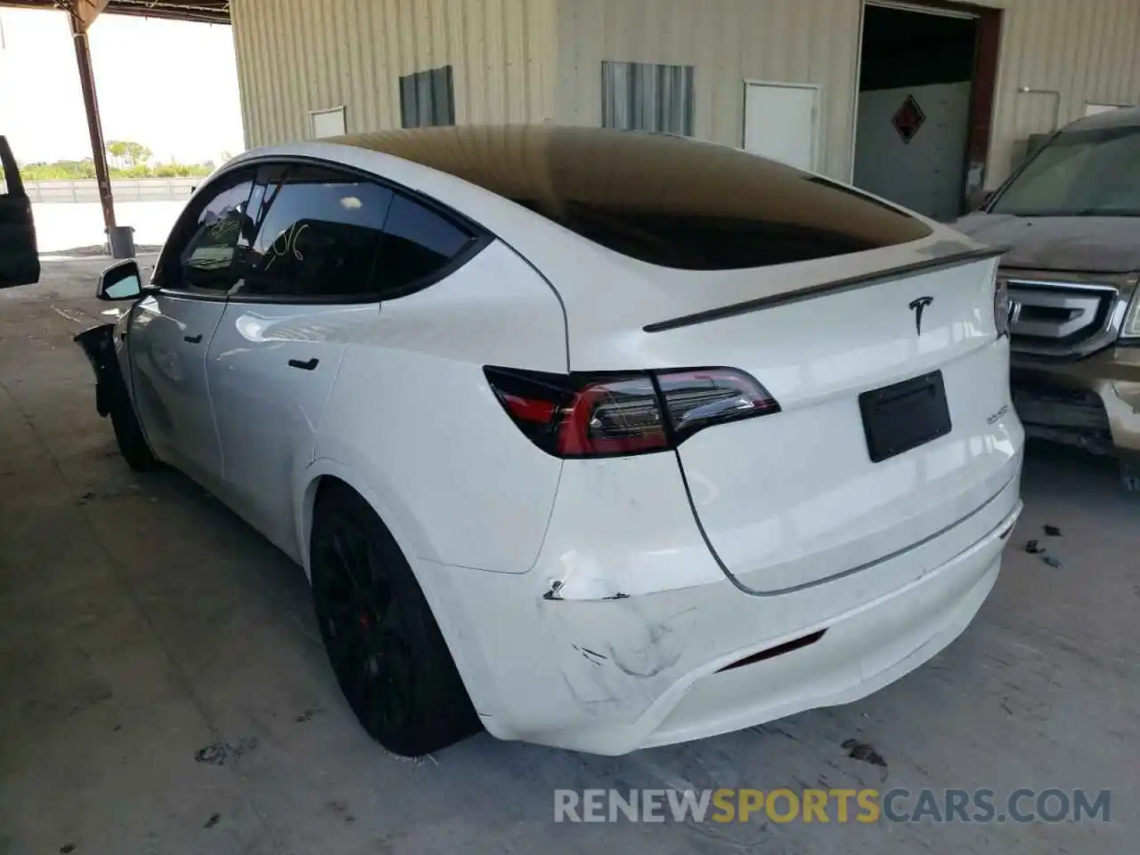 3 Photograph of a damaged car 5YJYGDEF3MF246227 TESLA MODEL Y 2021