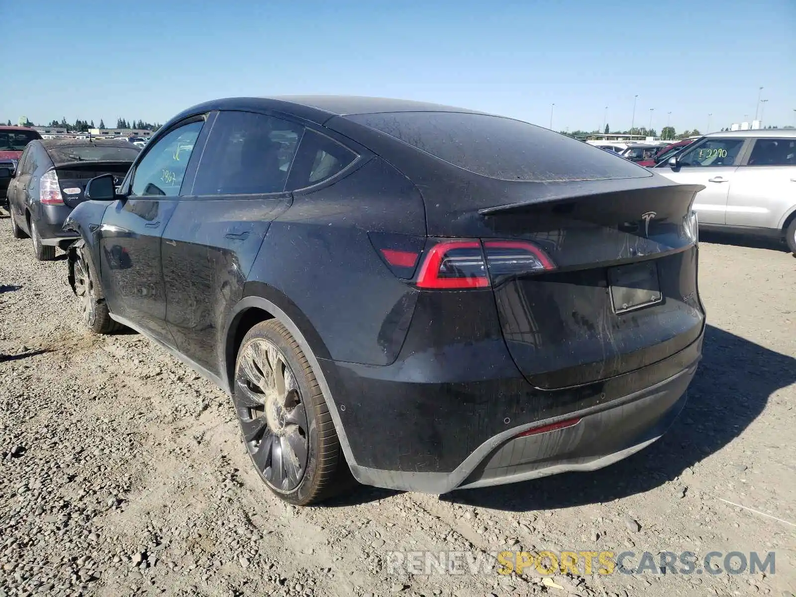 3 Photograph of a damaged car 5YJYGDEF4MF098783 TESLA MODEL Y 2021