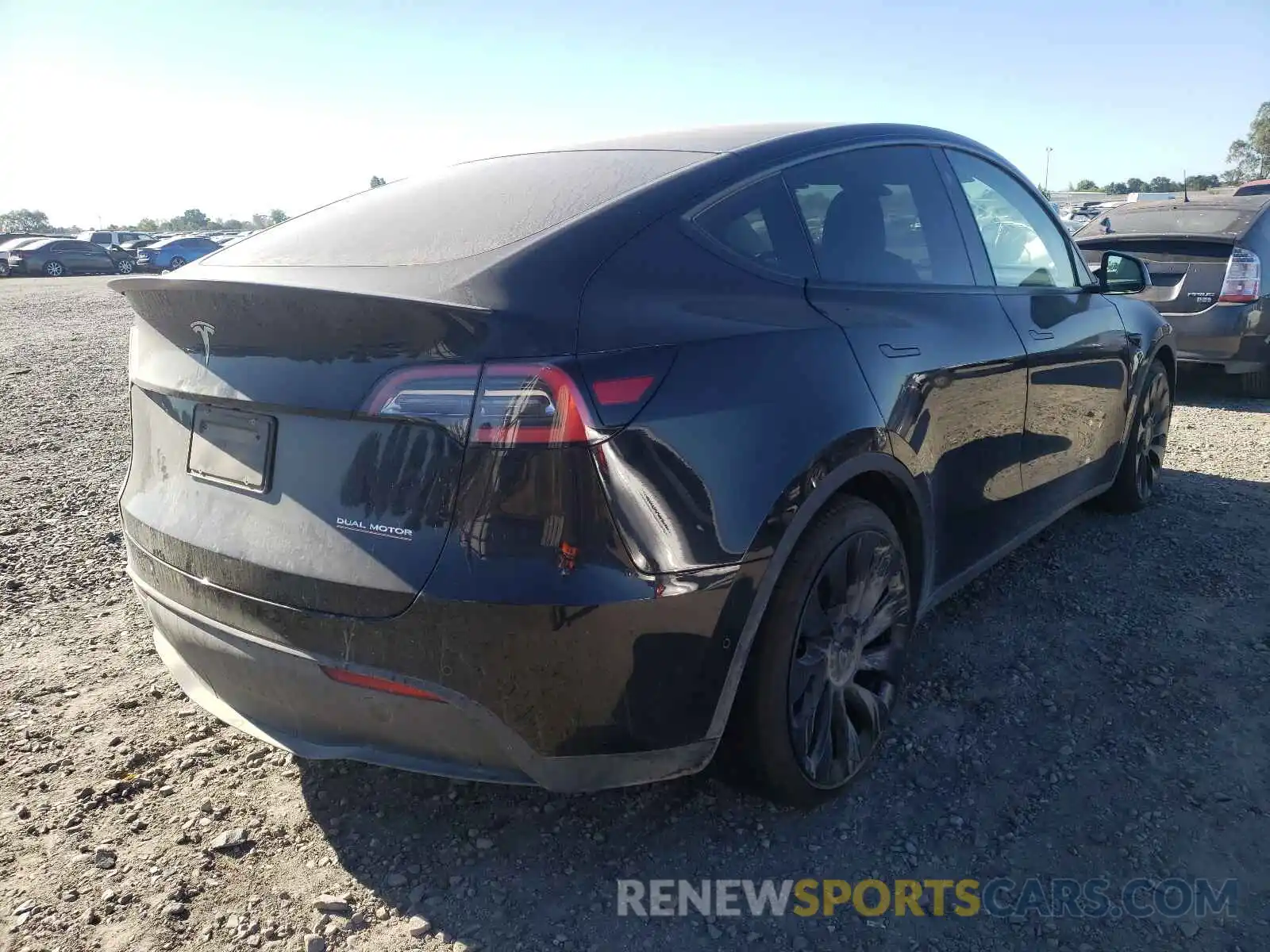 4 Photograph of a damaged car 5YJYGDEF4MF098783 TESLA MODEL Y 2021