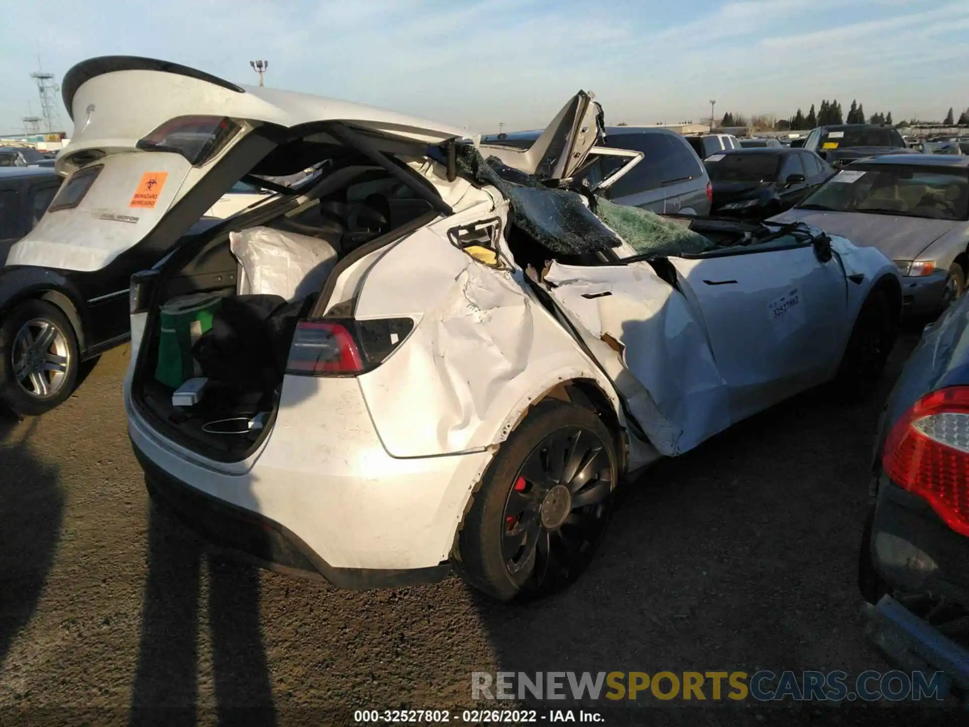 4 Photograph of a damaged car 5YJYGDEF4MF157668 TESLA MODEL Y 2021